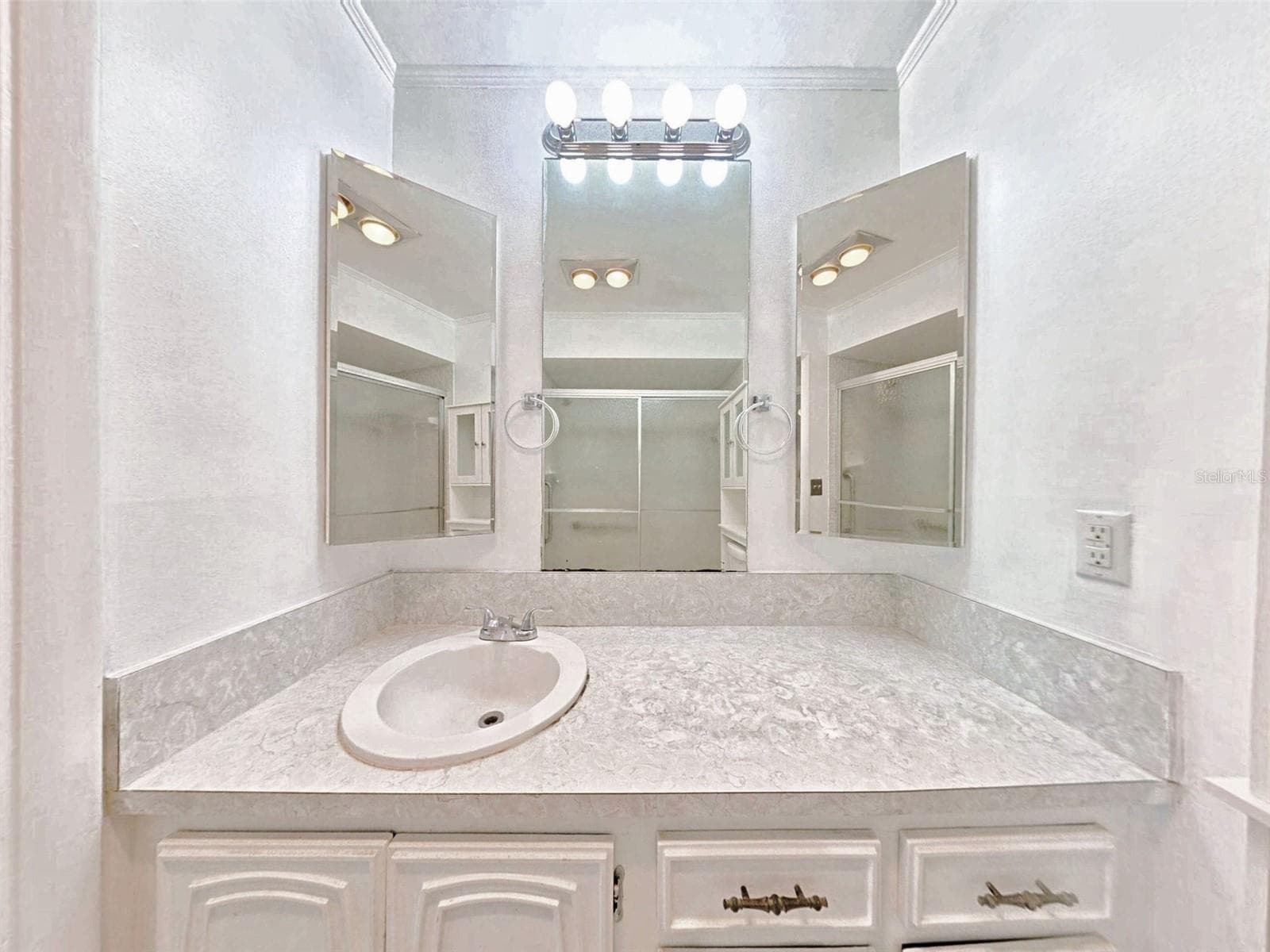 shared bathroom - 1485 HIGH POINT BLVD #141D, ORLANDO