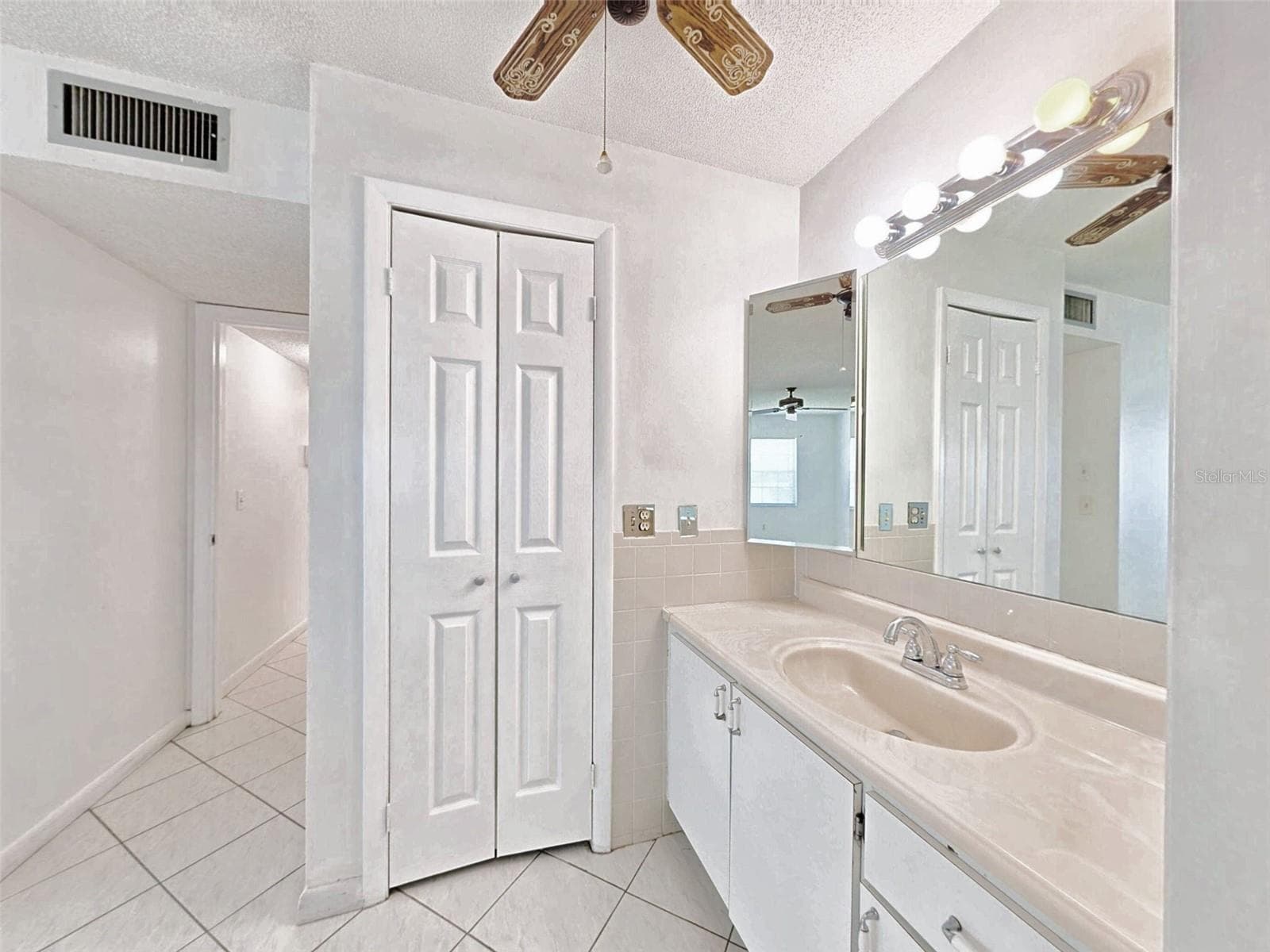 Condominium at 1485 HIGH POINT BLVD #141D, ORLANDO, photo 29 of 50