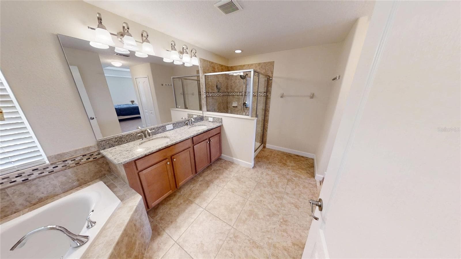 Single Family Residence at 15725 SIGNATURE DR, WINTER GARDEN, photo 11 of 63