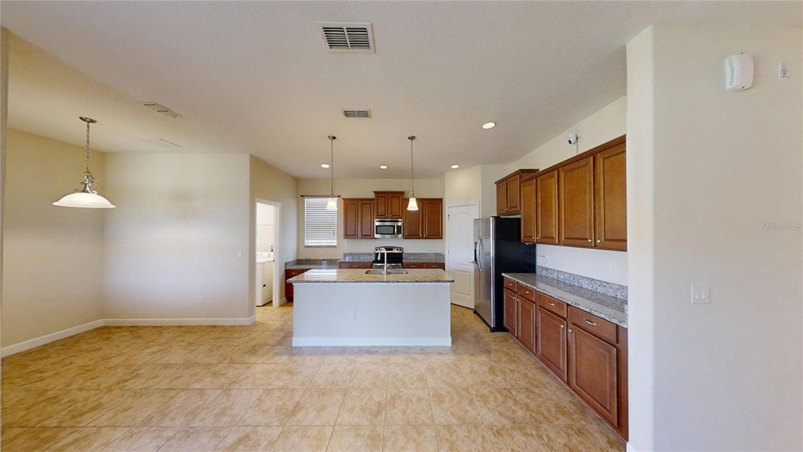 Single Family Residence at 15725 SIGNATURE DR, WINTER GARDEN, photo 15 of 63