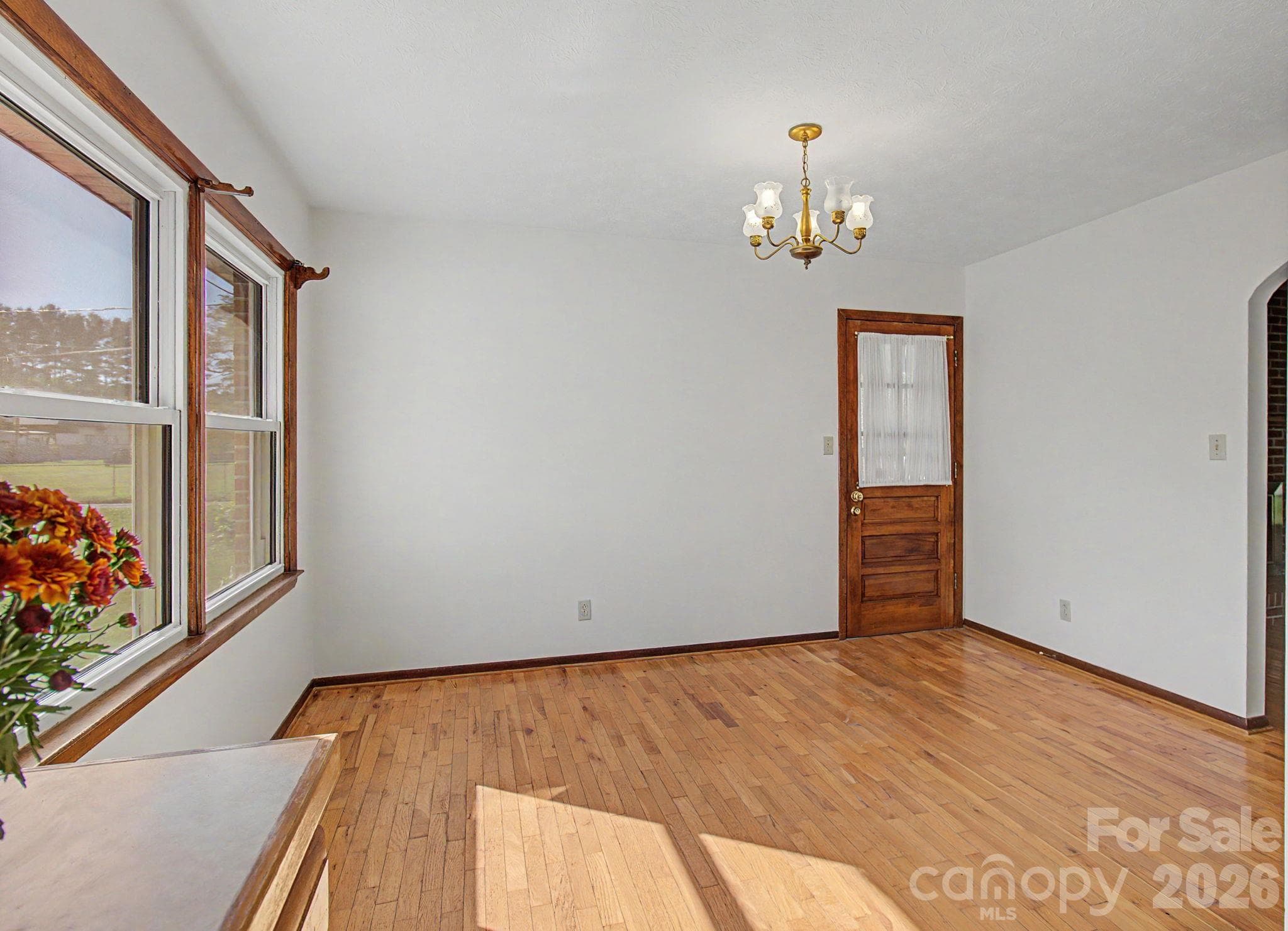 Dining room with access to carport - 188 Pinner Road, Arden