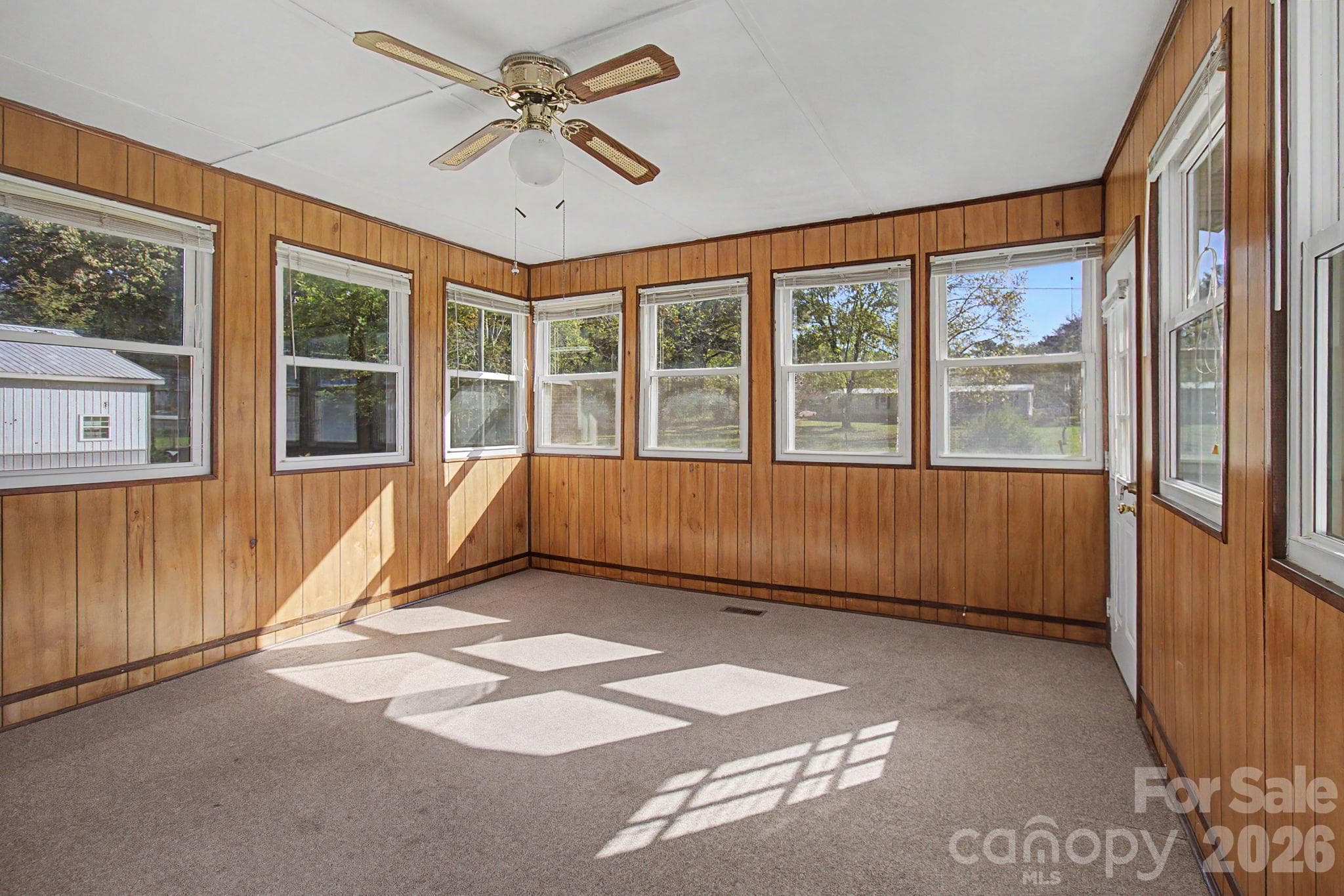Heated Sun porch off the kitchen - 188 Pinner Road, Arden