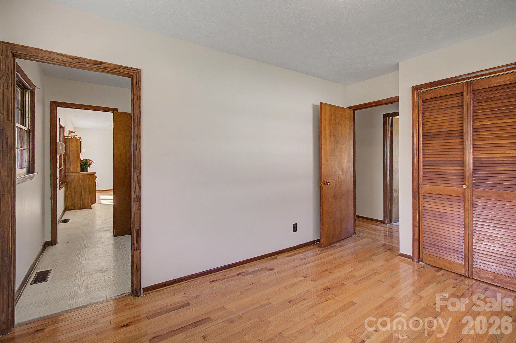 Primary bedroom - 188 Pinner Road, Arden