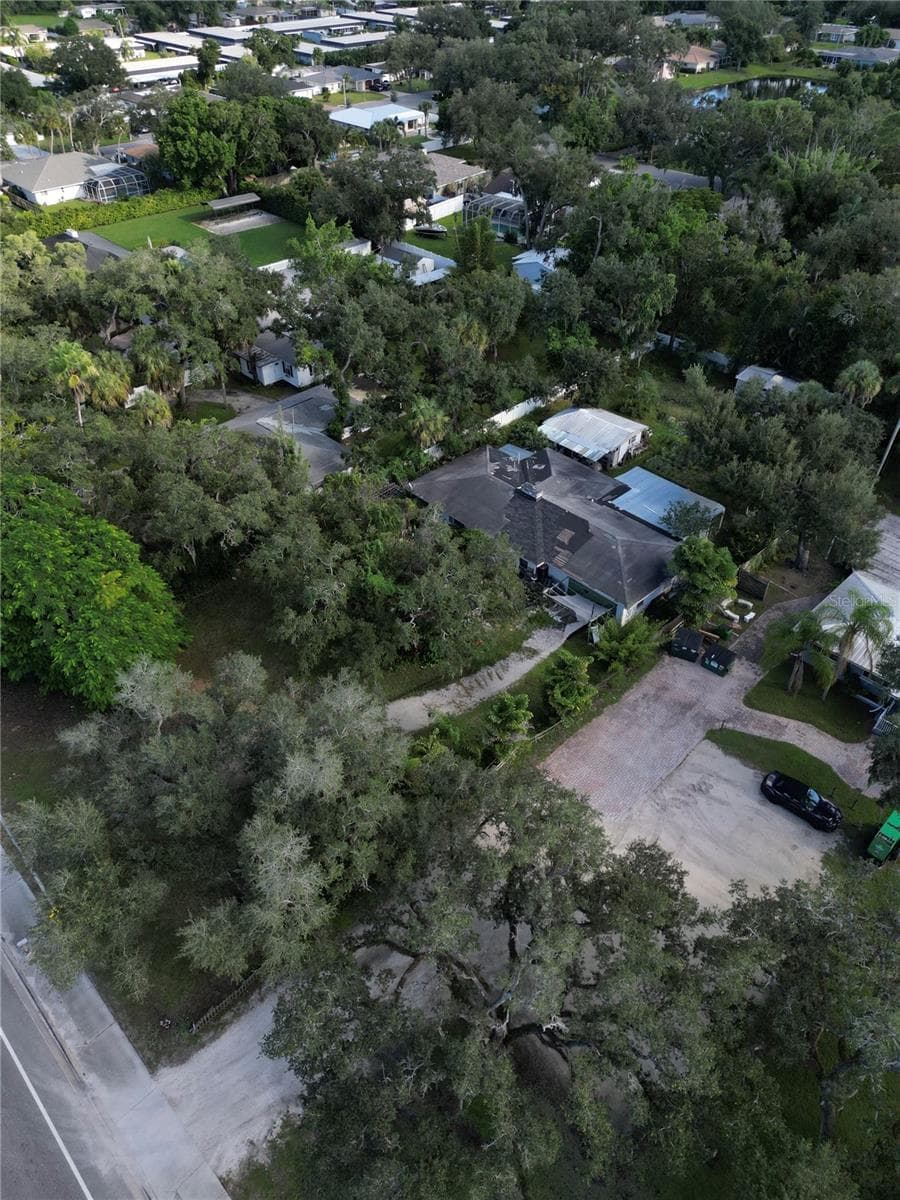 Single Family Residence at 4050 FRUITVILLE RD, SARASOTA, photo 9 of 13