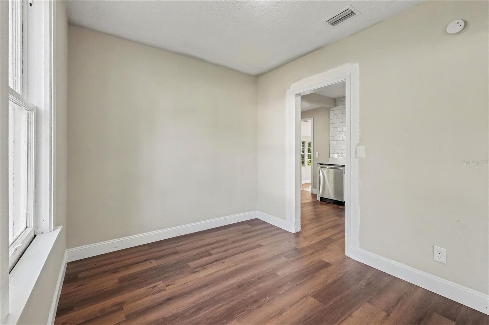 Single Family Residence at 3022 COMMONWEALTH AVE, JACKSONVILLE, photo 11 of 29