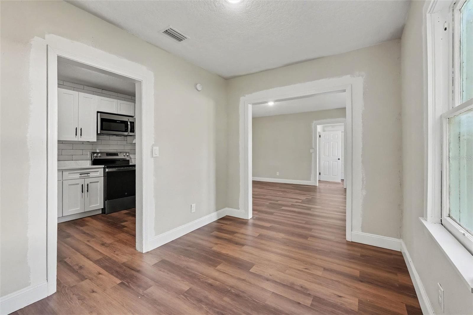 Single Family Residence at 3022 COMMONWEALTH AVE, JACKSONVILLE, photo 12 of 29