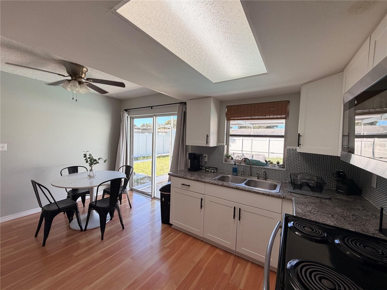 Single Family Residence at 9331 BARRINGTON LN, PORT RICHEY, photo 5 of 13