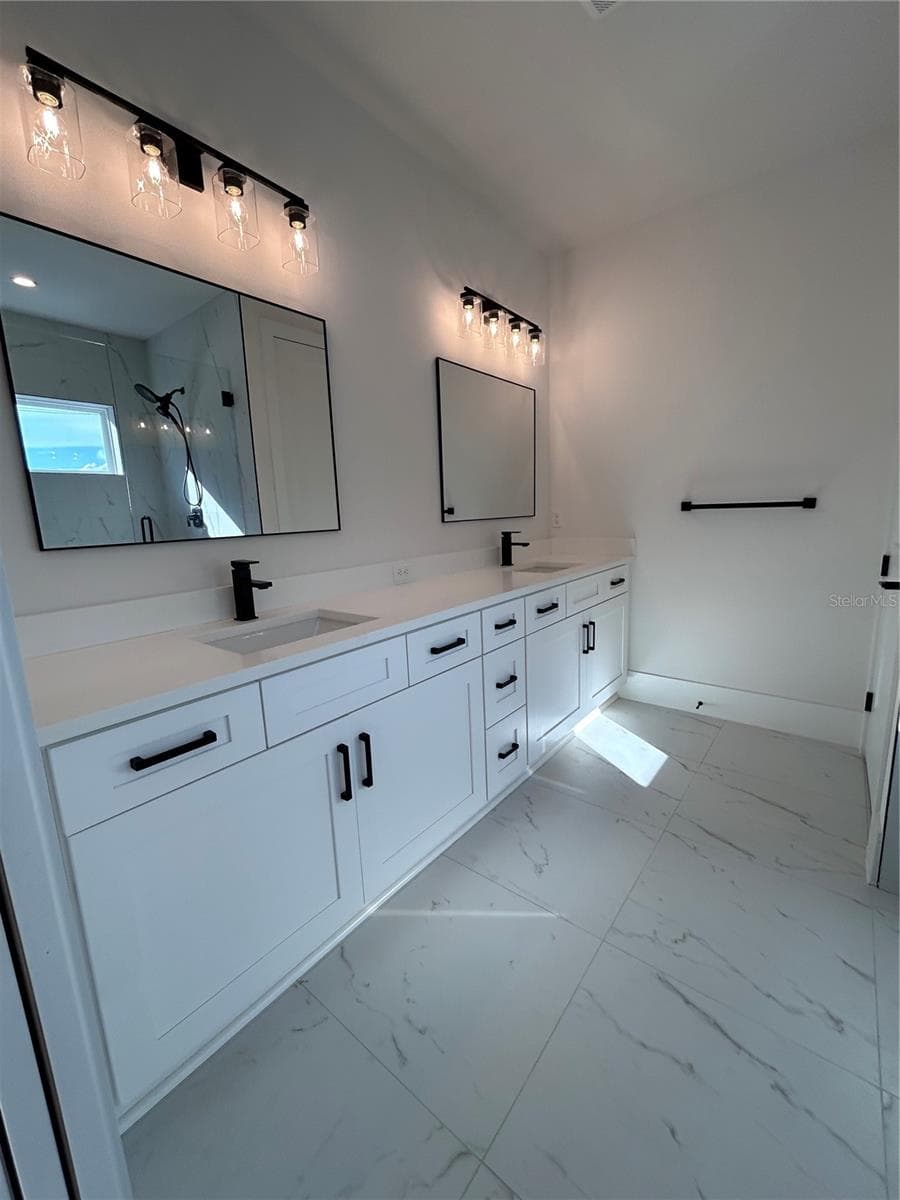 Single Family Residence at 1830 LAKE SUE DR, ORLANDO, photo 12 of 37