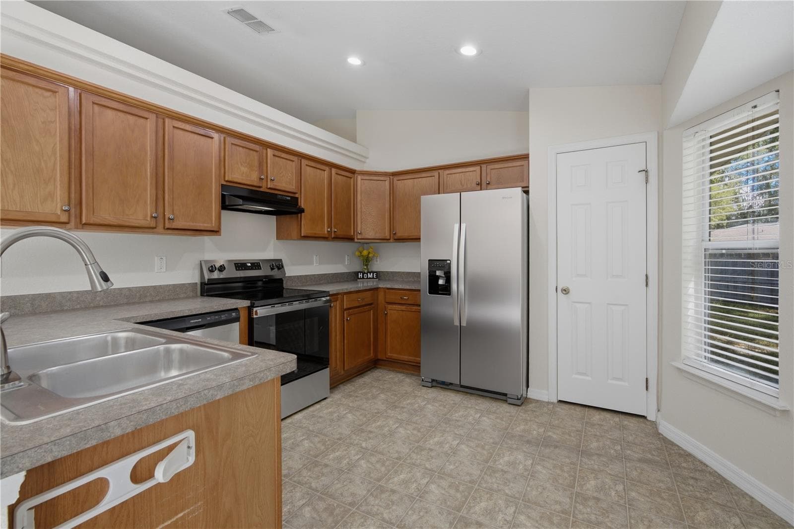Single Family Residence at 23 REDWOOD RUN CRSE, OCALA, photo 13 of 44