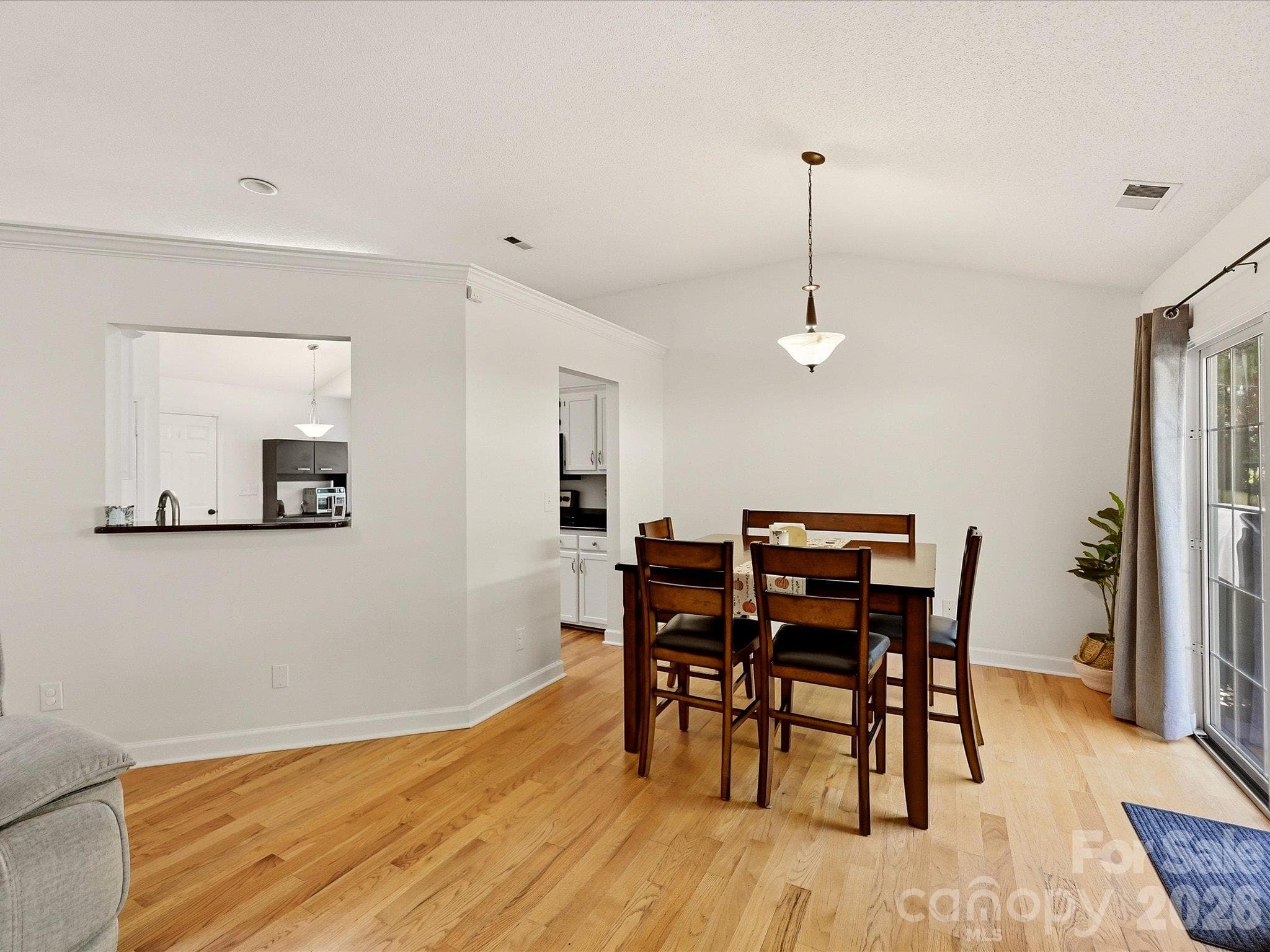 Single Family Residence at 6701 Sweetfield Drive, Charlotte, photo 5 of 29