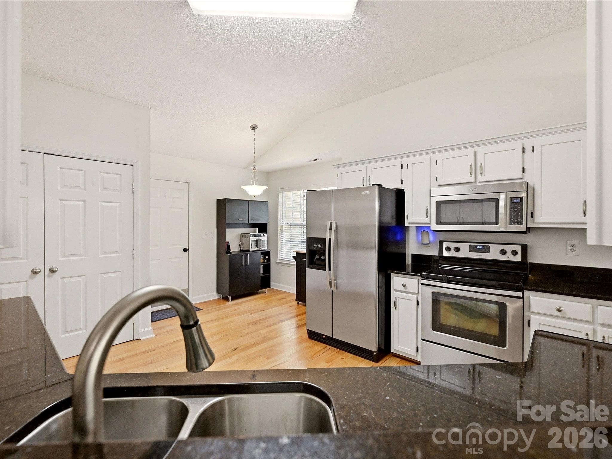 Single Family Residence at 6701 Sweetfield Drive, Charlotte, photo 6 of 29