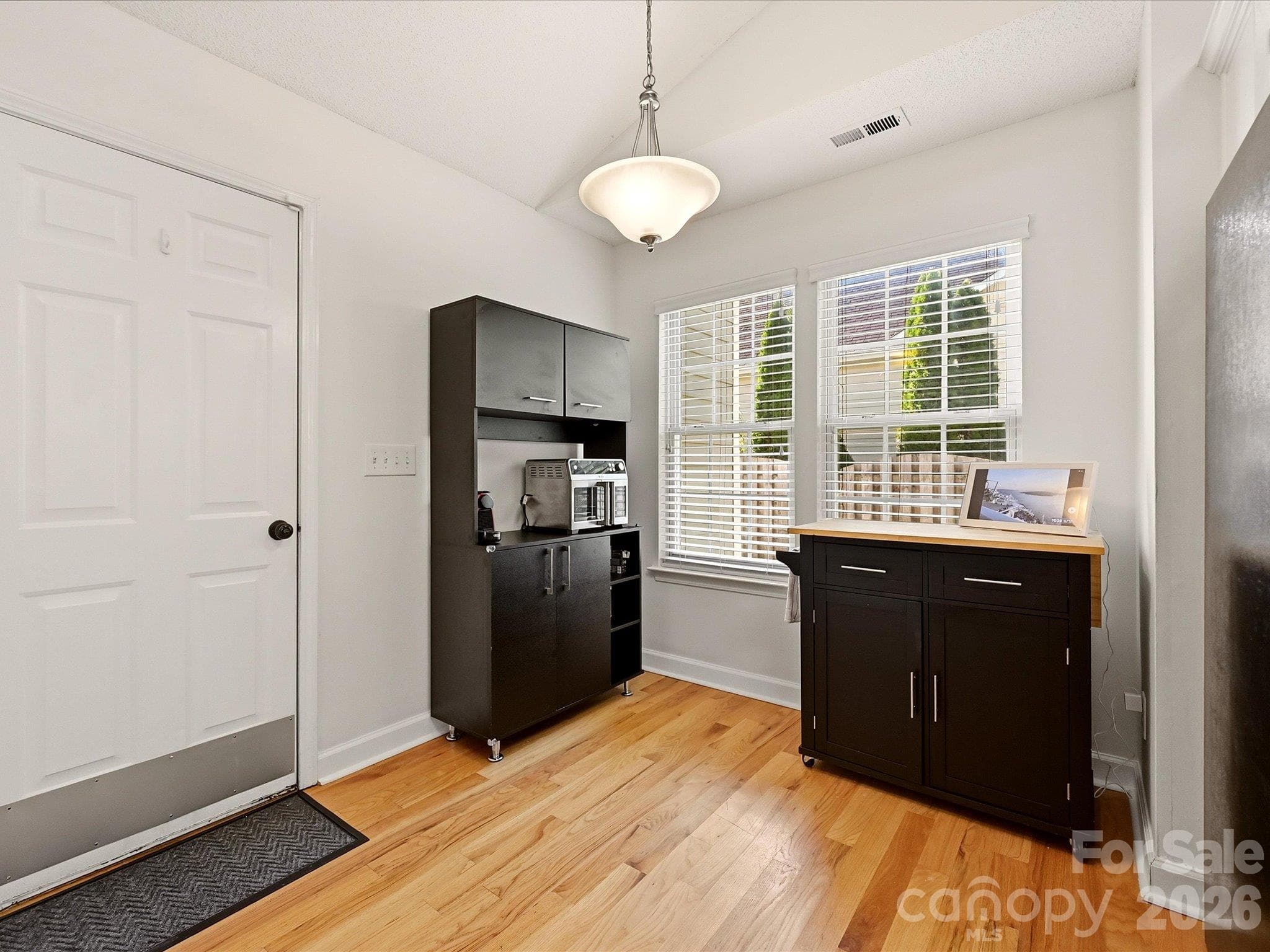 Single Family Residence at 6701 Sweetfield Drive, Charlotte, photo 9 of 29