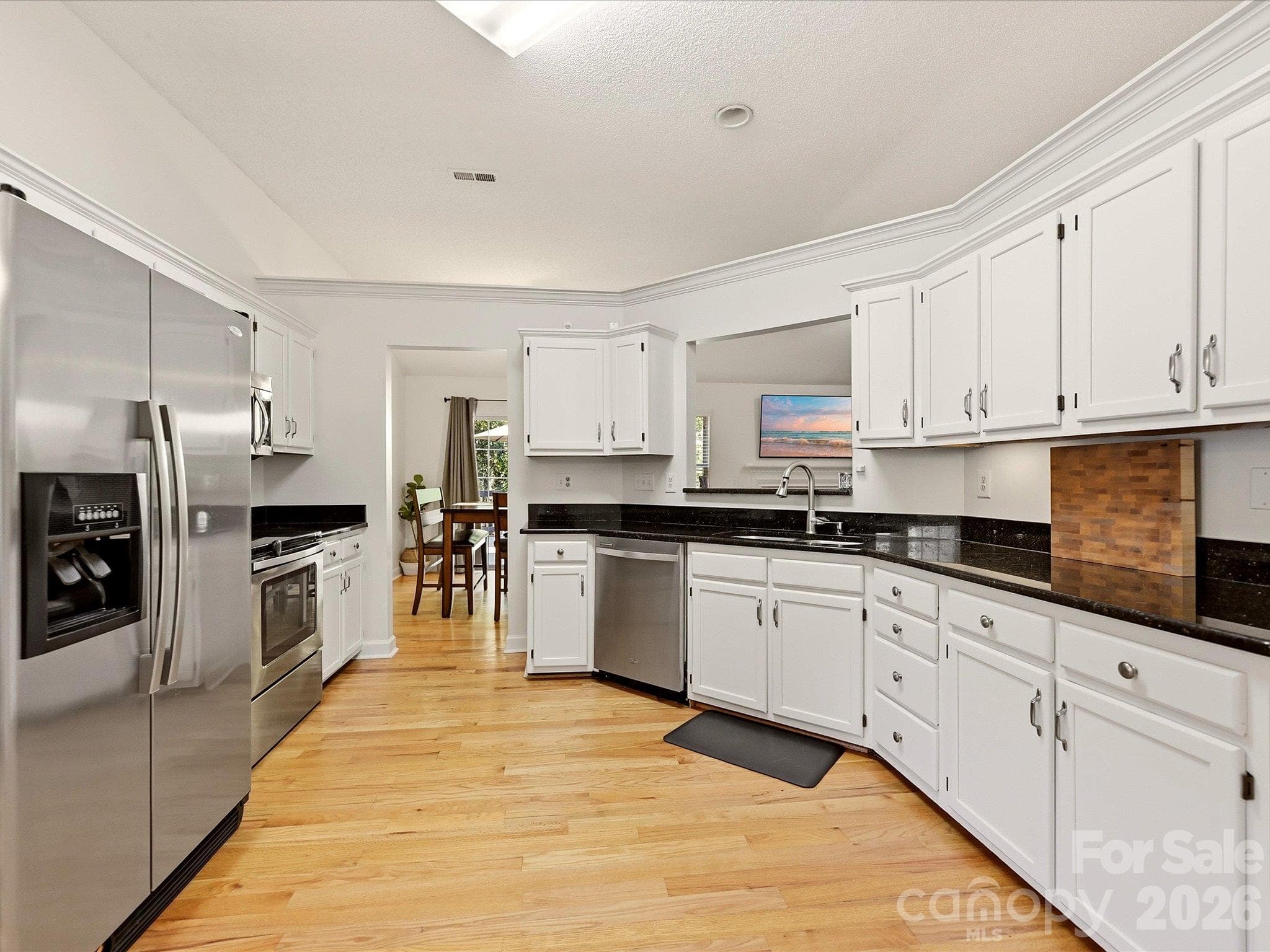 Single Family Residence at 6701 Sweetfield Drive, Charlotte, photo 10 of 29