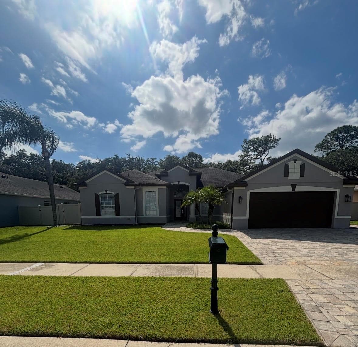 2462 GREENWILLOW DR