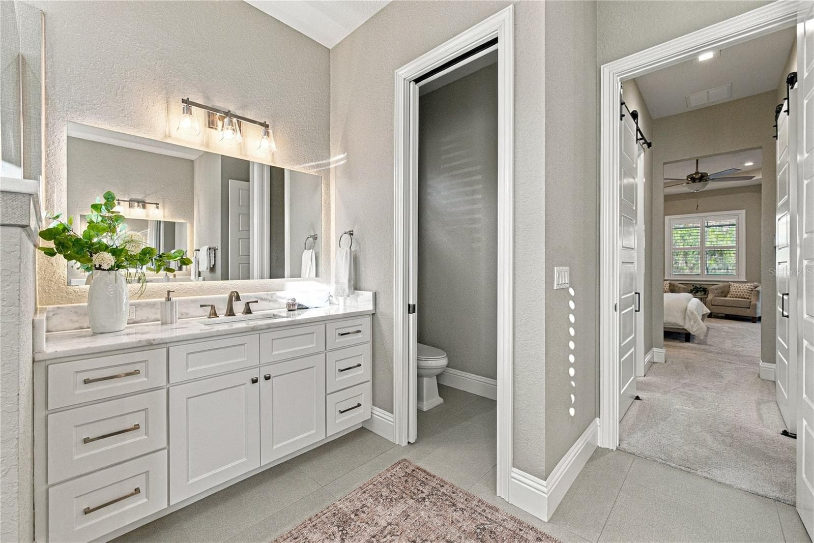Private water closet - 6530 EMERALD WOODS LN, LAKELAND