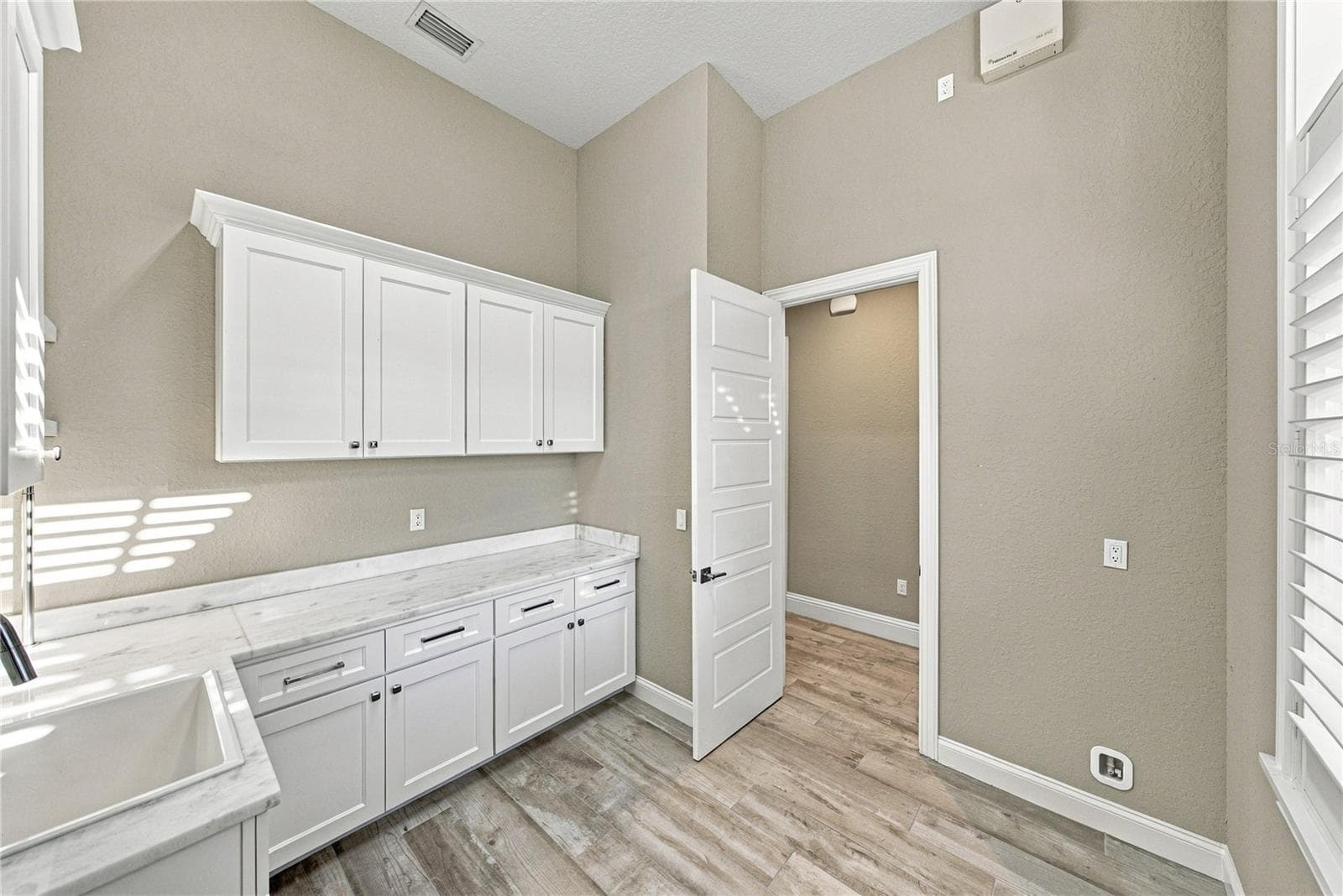 Laundry room - 6530 EMERALD WOODS LN, LAKELAND