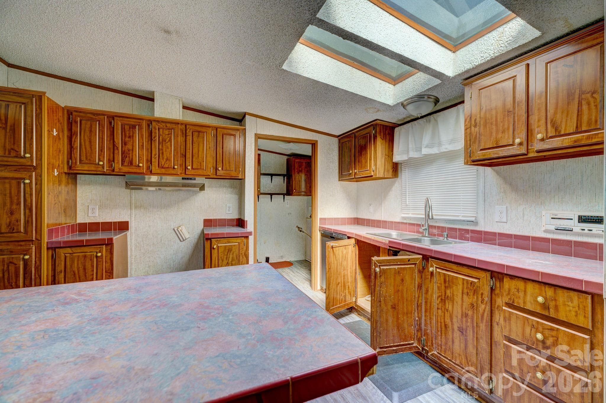 Single Family Residence at 226 Whitesides Road, Bessemer City, photo 3 of 16