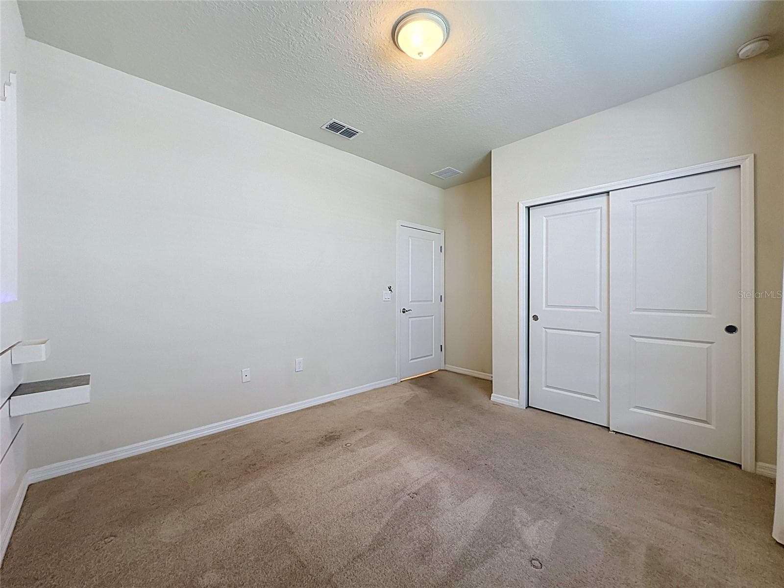 Townhouse at 920 PARADISE DR, DAVENPORT, photo 7 of 79