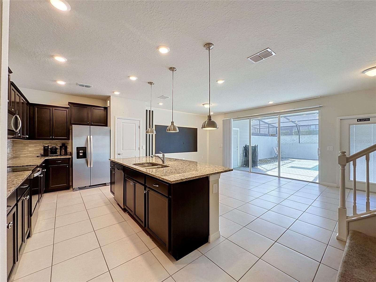 Townhouse at 920 PARADISE DR, DAVENPORT, photo 11 of 79