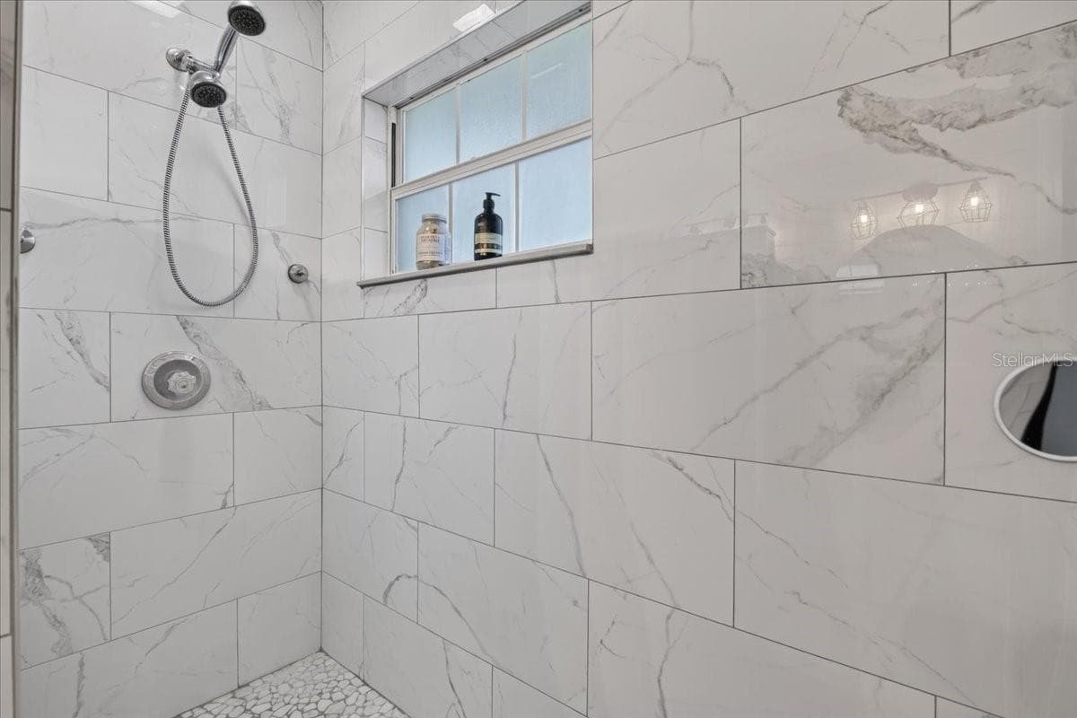Primary walk in shower - 10687 SW 74TH TER, OCALA