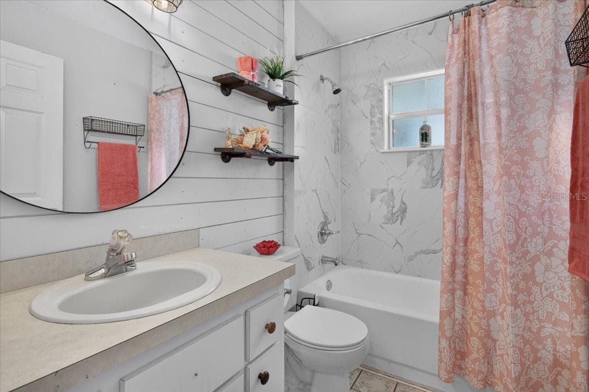 Bath 2 - 10687 SW 74TH TER, OCALA