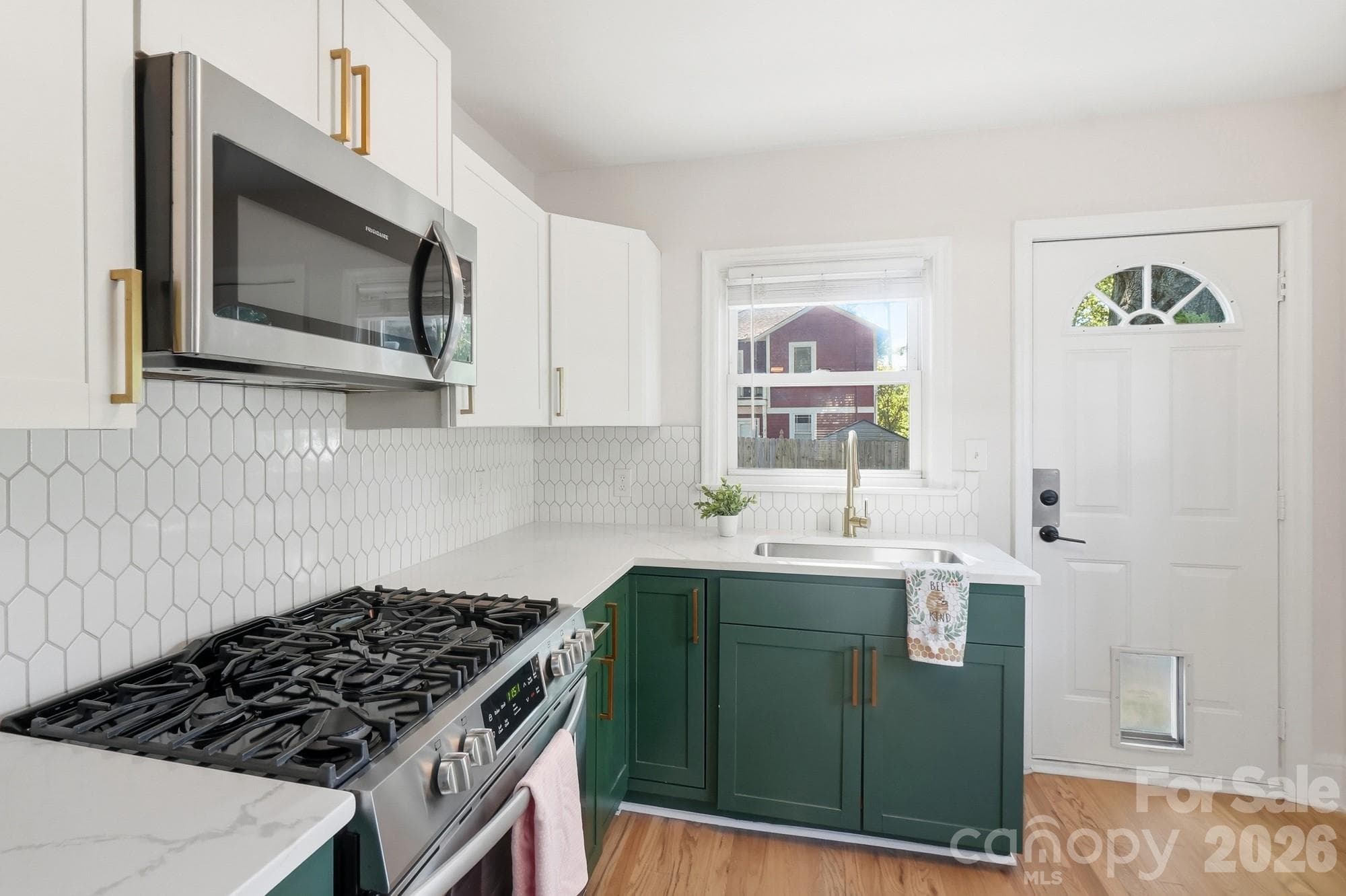 Single Family Residence at 1545 Wickford Place, Charlotte, photo 9 of 20