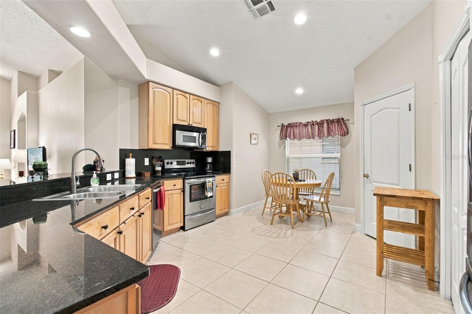 Kitchen with Dinette - 16213 NOTTINGHAM PARK WAY, TAMPA