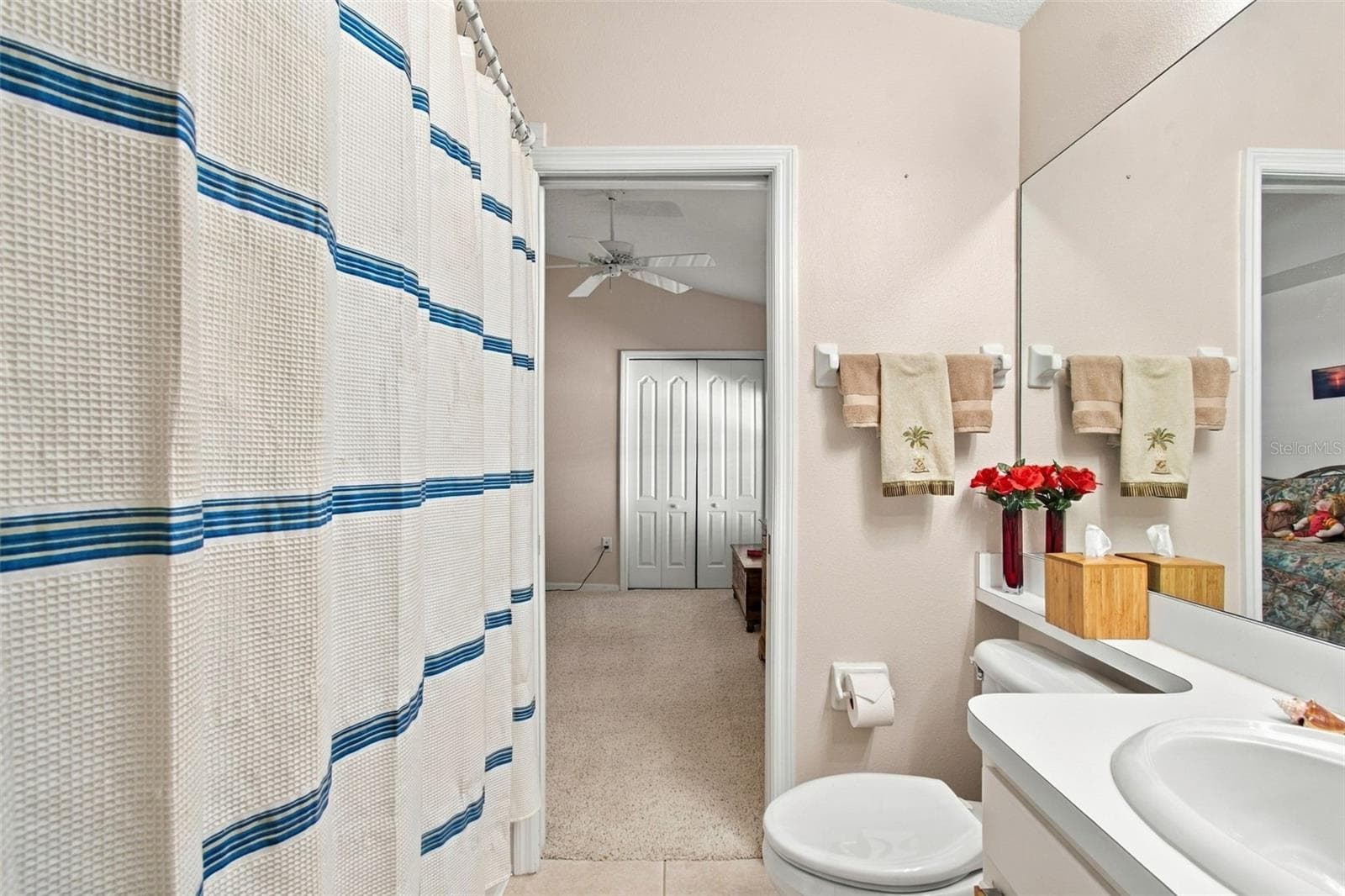 Jack and Jill Bathroom between bedrooms 2 and 3 - 16213 NOTTINGHAM PARK WAY, TAMPA