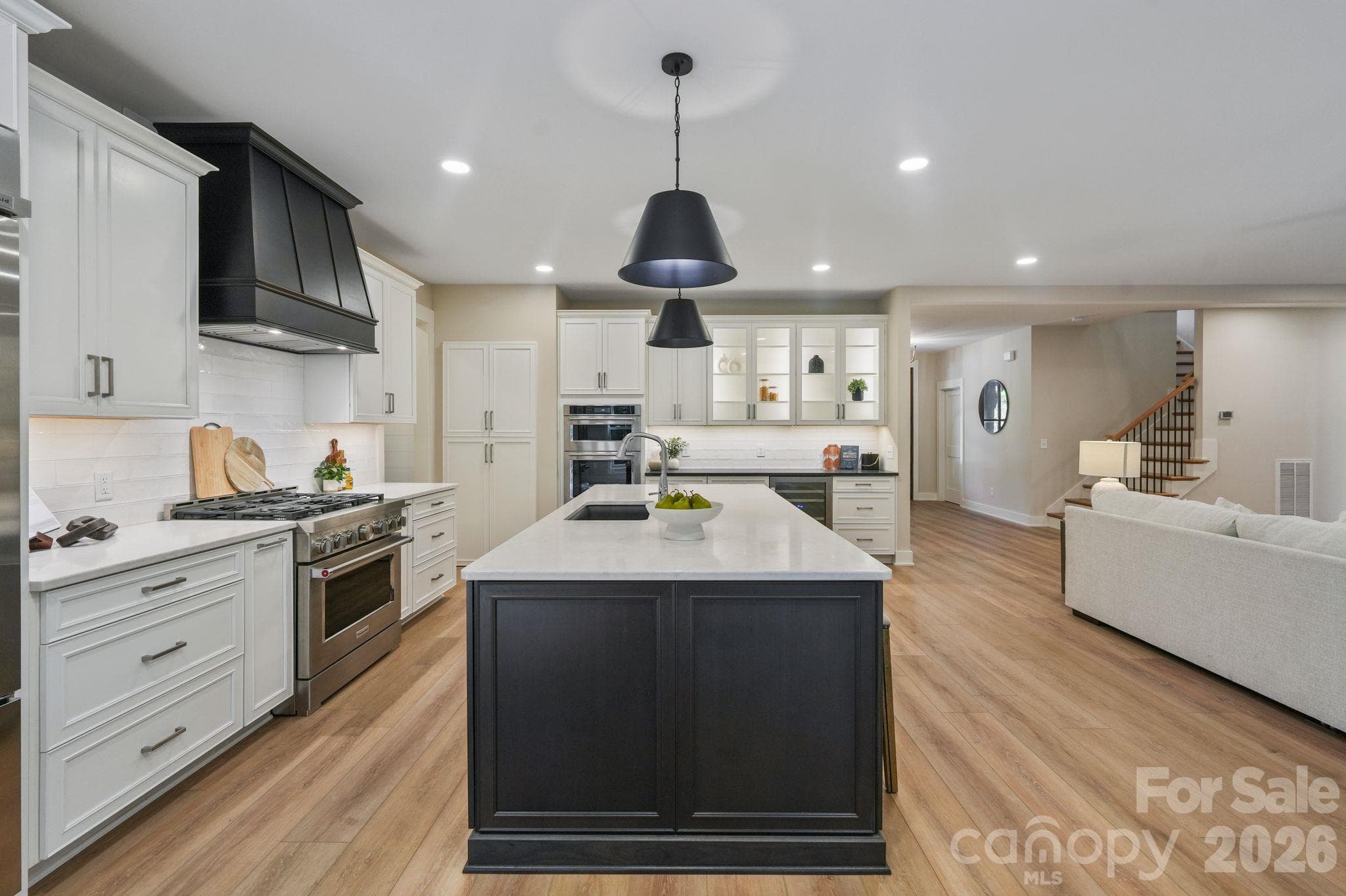Single Family Residence at 2866 Backwoods Trail, Denver, photo 15 of 44