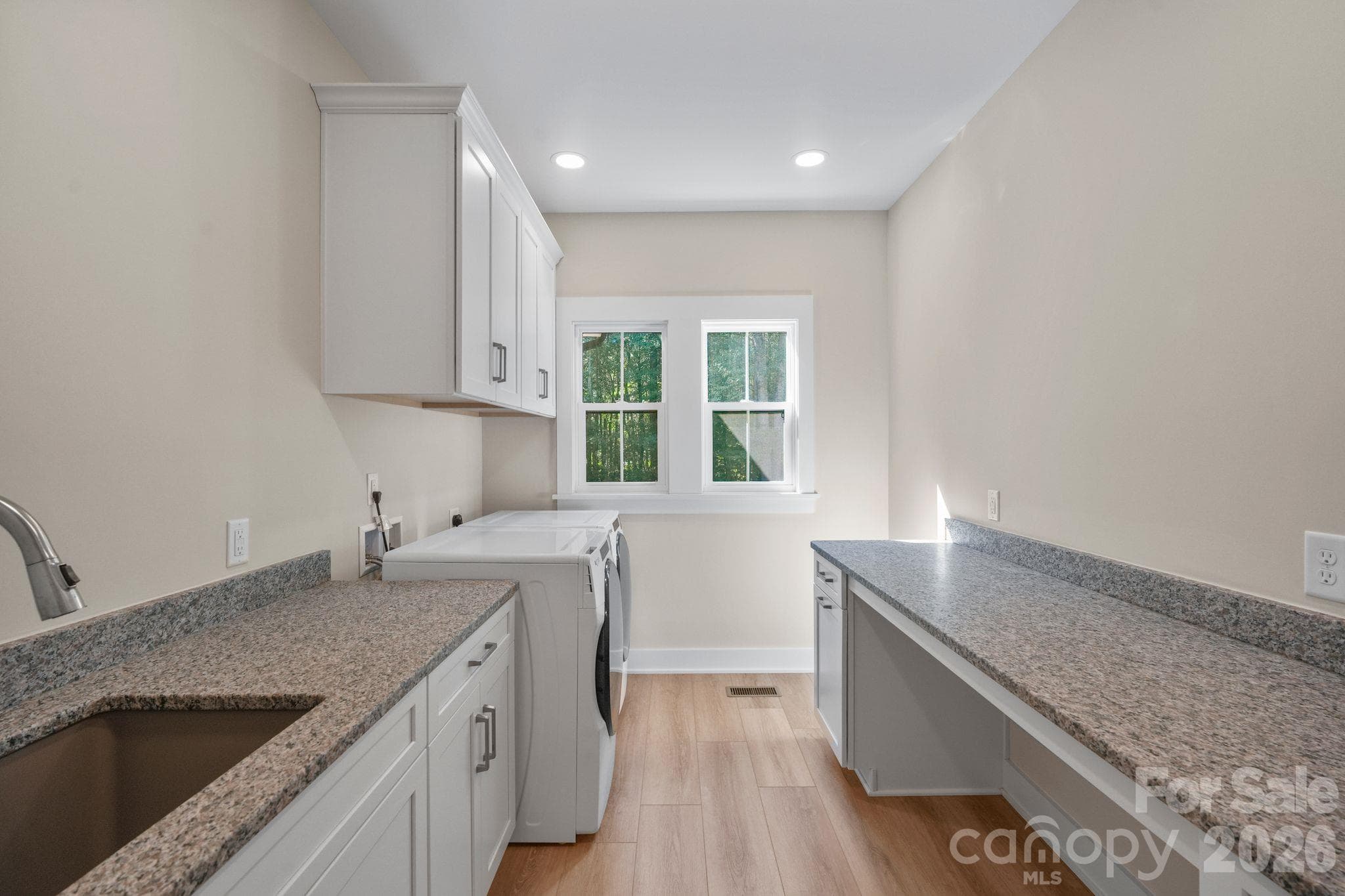 Single Family Residence at 2866 Backwoods Trail, Denver, photo 19 of 44
