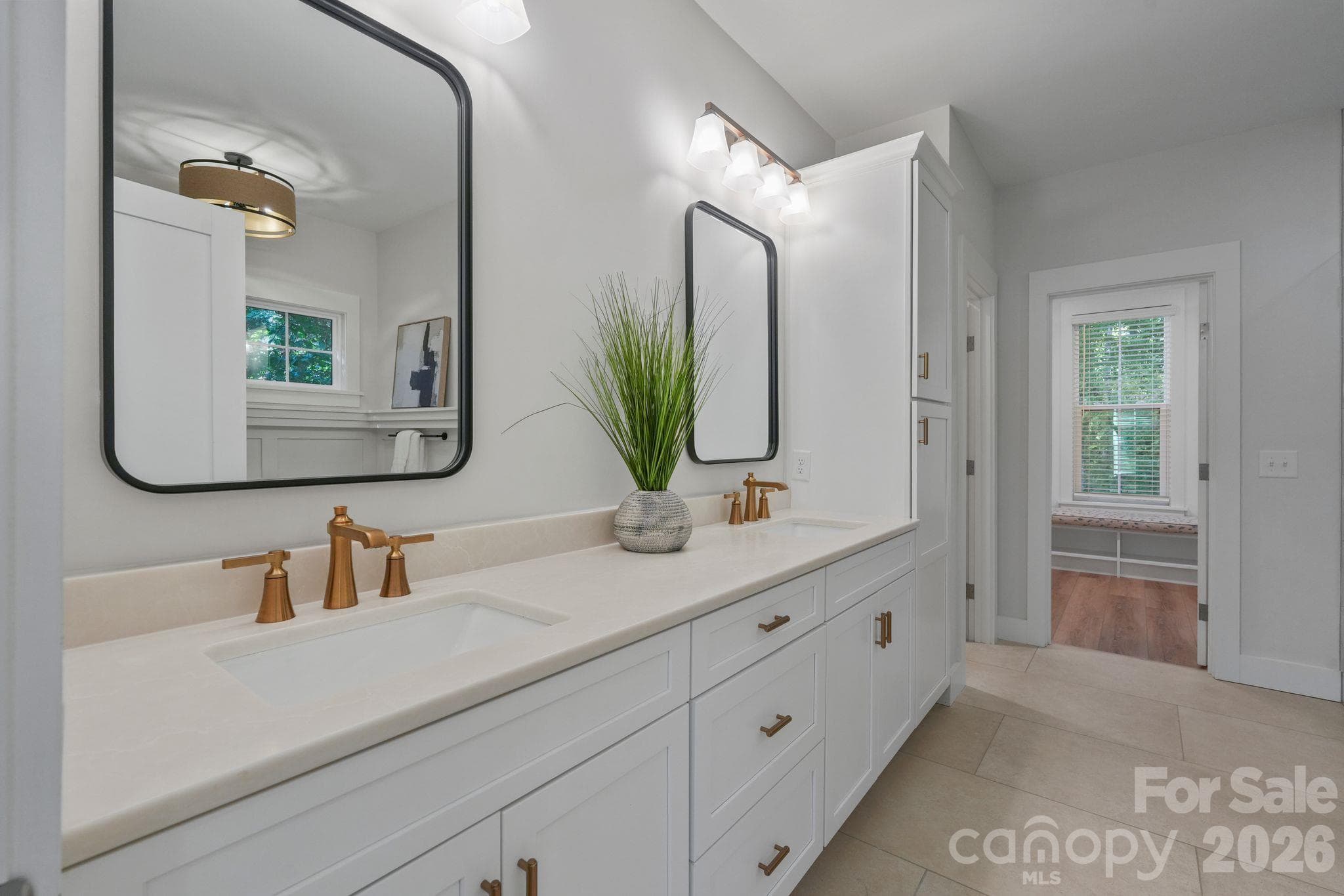 Single Family Residence at 2866 Backwoods Trail, Denver, photo 22 of 44