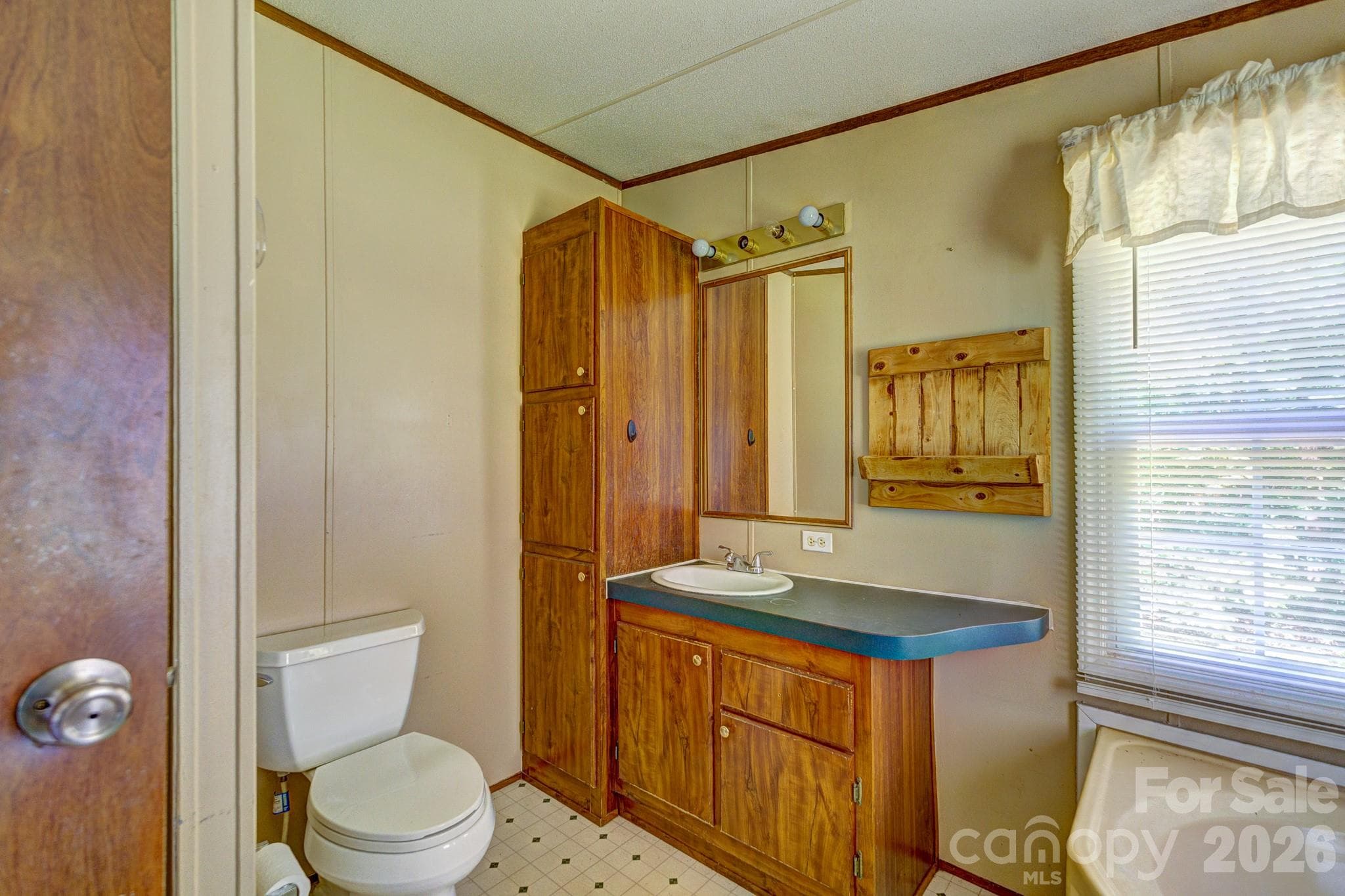 Single Family Residence at 1218 Forest Ridge Drive, Bessemer City, photo 8 of 16