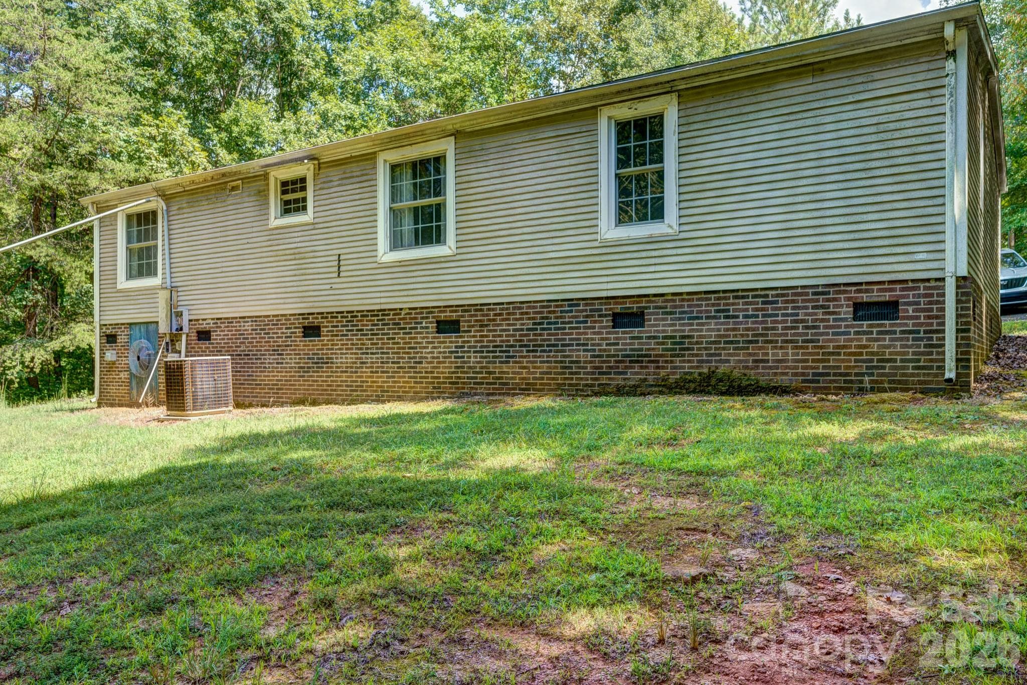 Single Family Residence at 1218 Forest Ridge Drive, Bessemer City, photo 15 of 16
