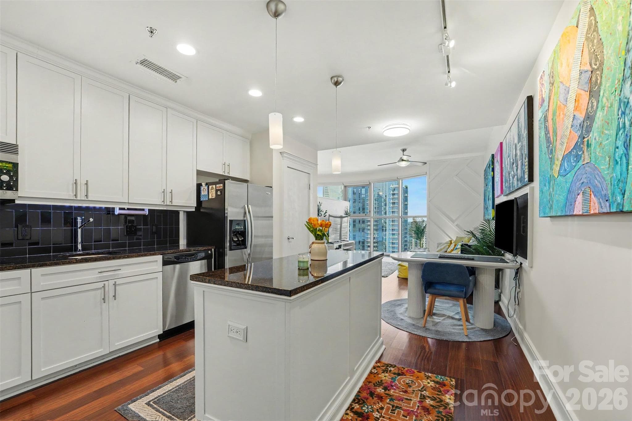 Kitchen - 333 W Trade Street, Charlotte