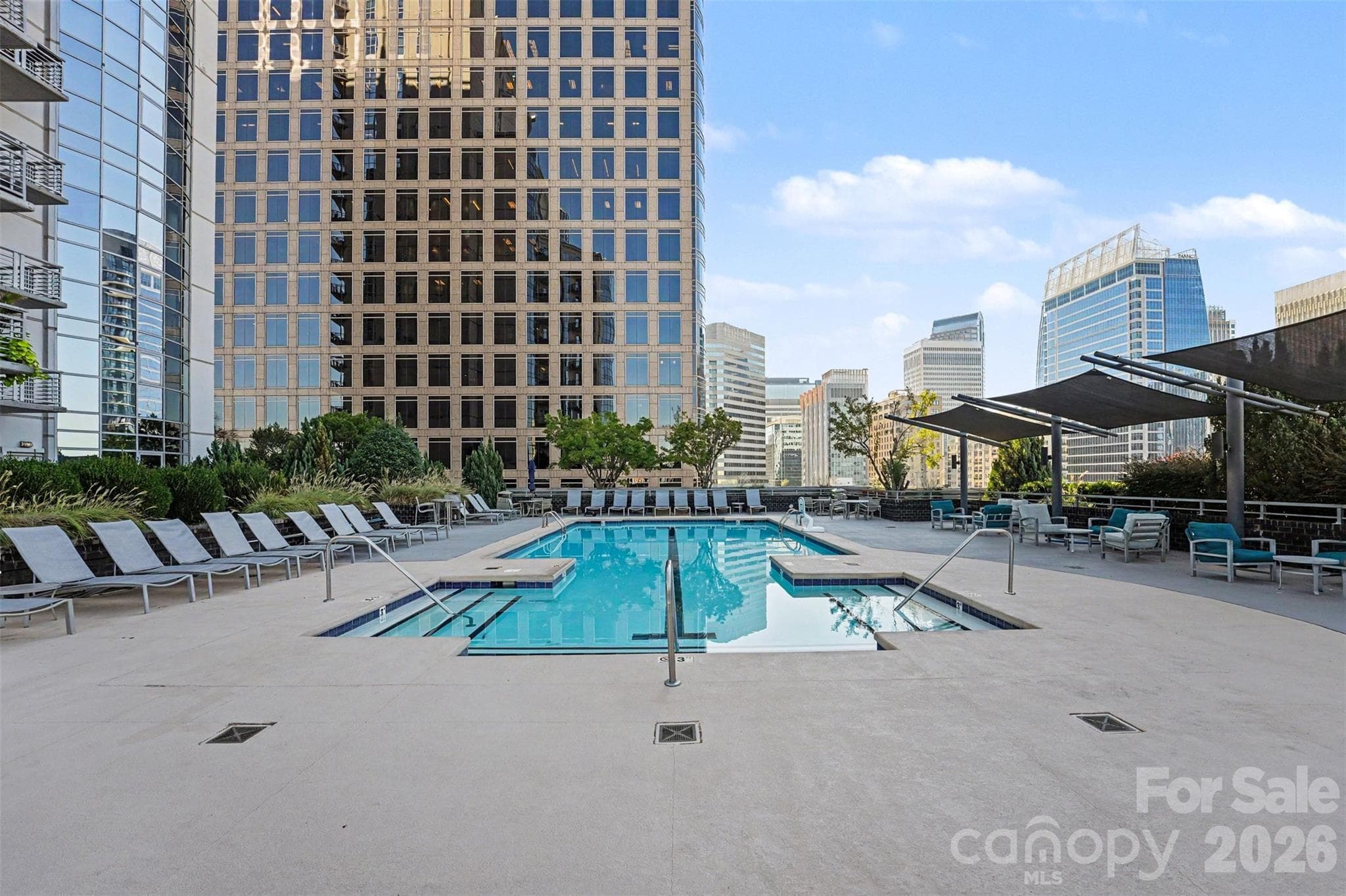 Pool - 333 W Trade Street, Charlotte