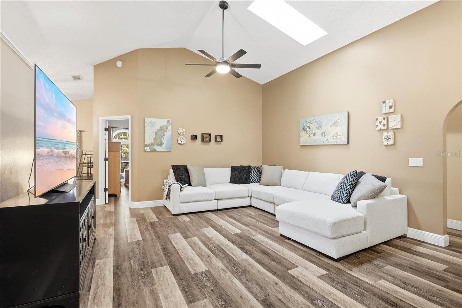 Single Family Residence at 1064 KELLY CREEK CIR, OVIEDO, photo 11 of 41