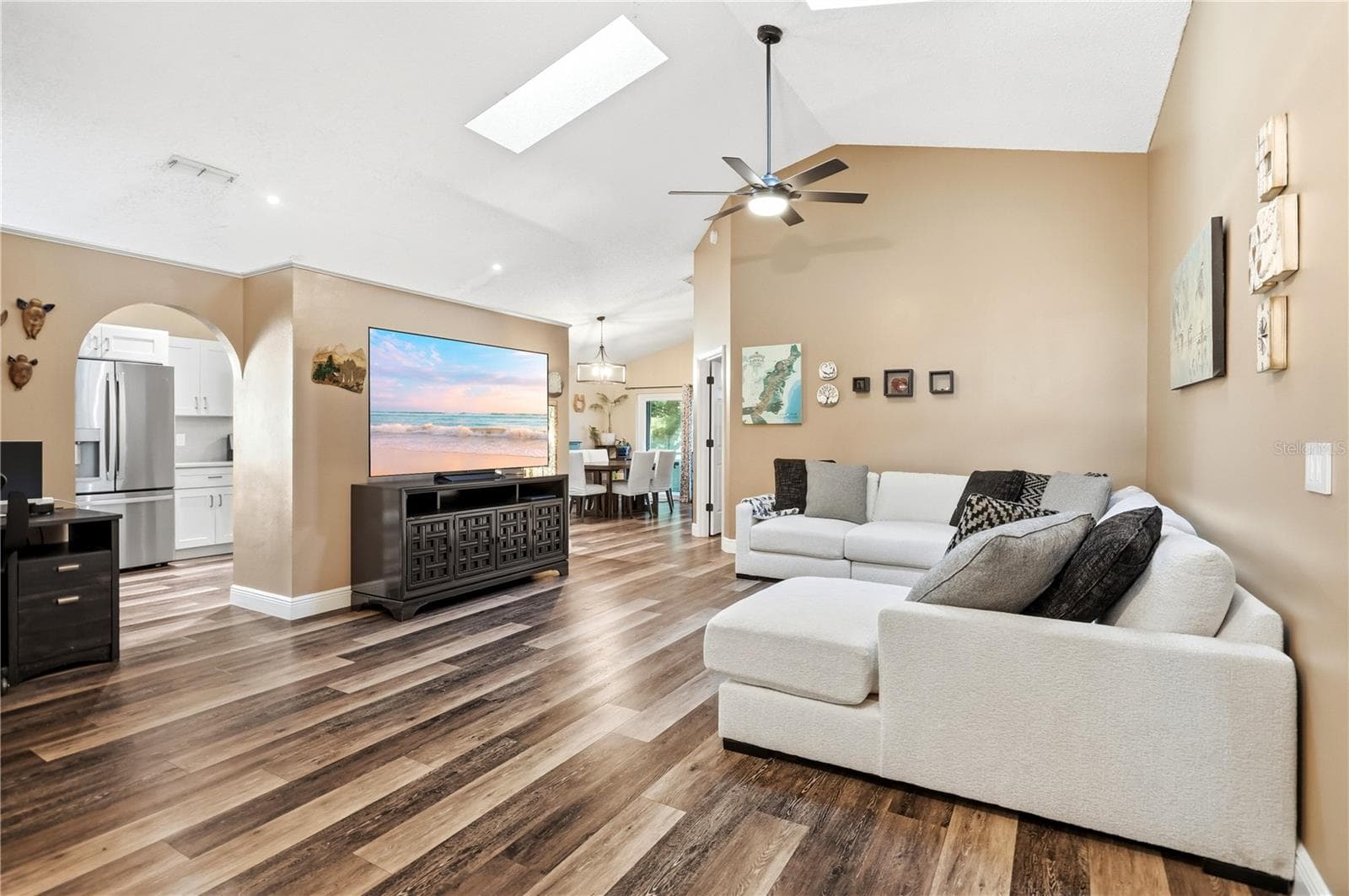 Single Family Residence at 1064 KELLY CREEK CIR, OVIEDO, photo 12 of 41