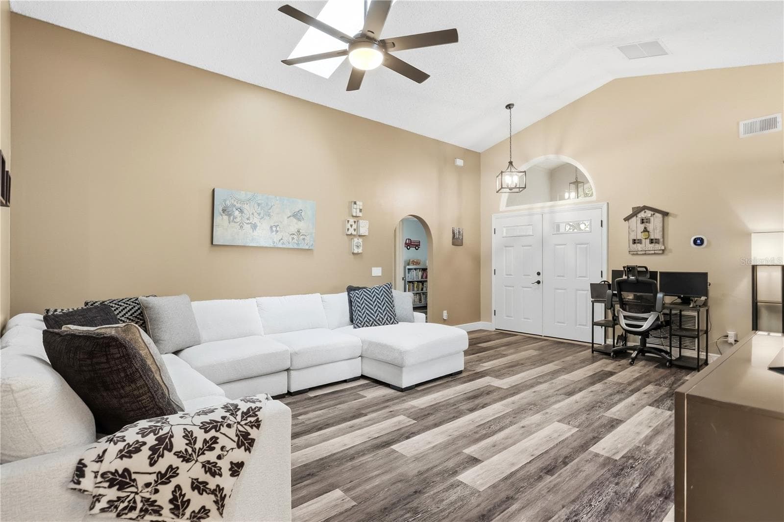 Single Family Residence at 1064 KELLY CREEK CIR, OVIEDO, photo 13 of 41