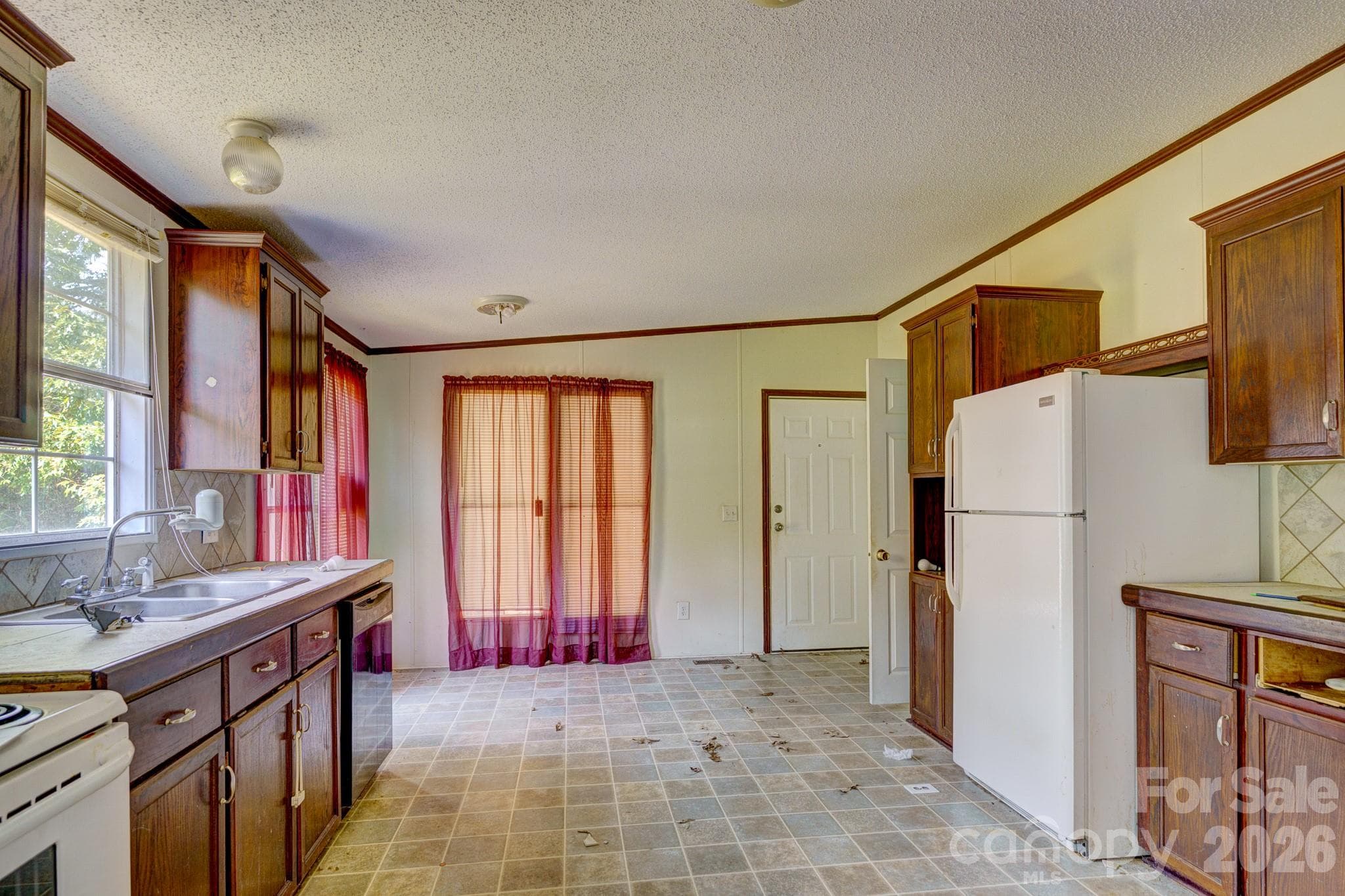 Single Family Residence at 1233 Forest Ridge Drive, Bessemer City, photo 3 of 10