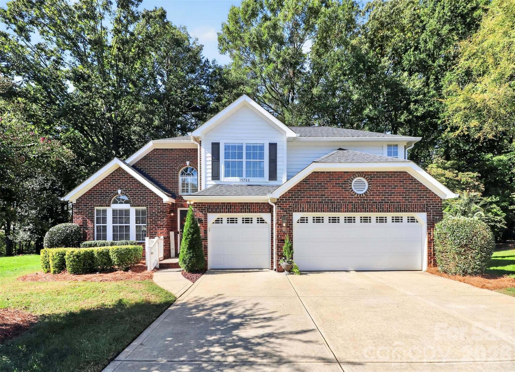 Single Family Residence at 15703 Edenfield Drive, Huntersville, photo 3 of 40
