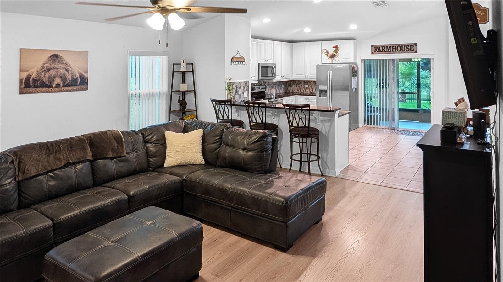 Open Floor Plan... just like Everyone Wants! - 15637 CARINA DR, ORLANDO