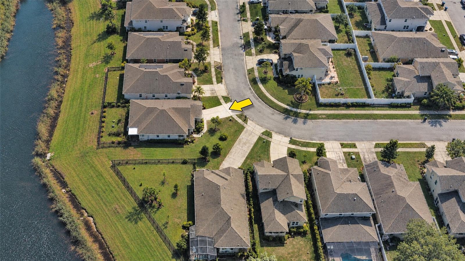 You will LOVE Your Homes CENTRAL LOCATION Near Everywhere You would want to Be! You will never need to Travel Far with Less than 15 Minutes to the 408 Expressway and then on to all Parts Central Florida…or the University of Central Florida…and the Well-Known Dining & Shopping Destinations of BOTH Waterford Lakes Towne Center and the Avalon Park Downtown too! - 15637 CARINA DR, ORLANDO