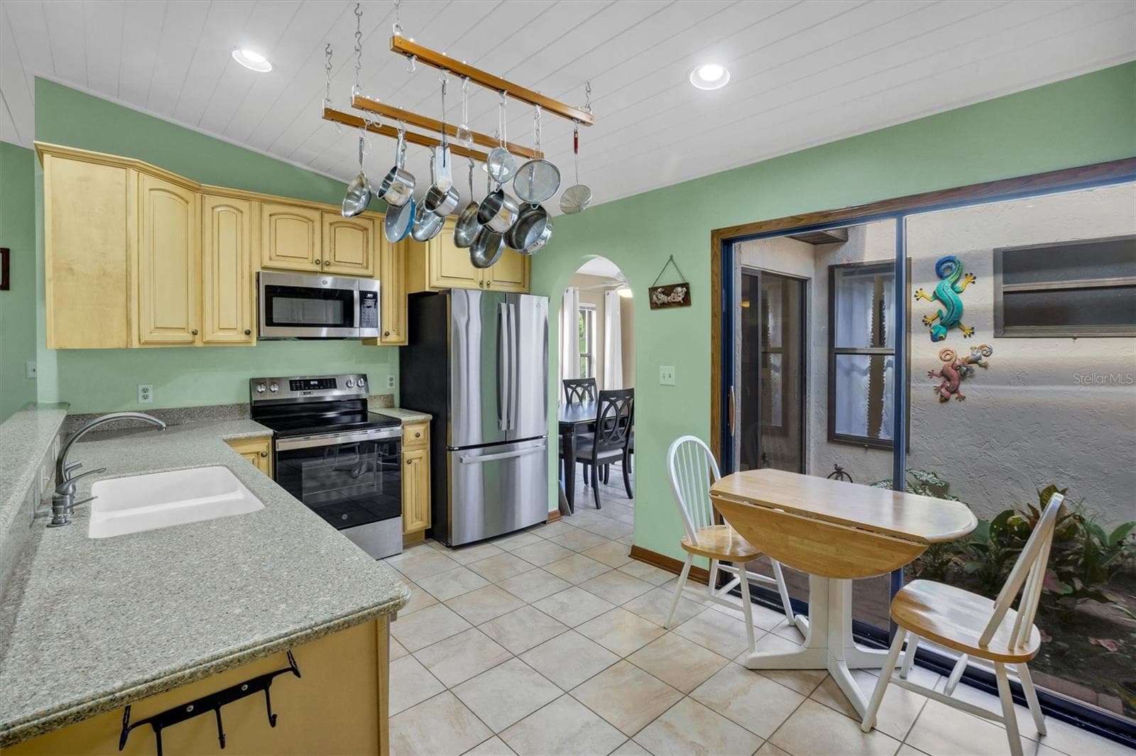 Villa at 559 CLUBHOUSE DR, LAKE WALES, photo 12 of 58