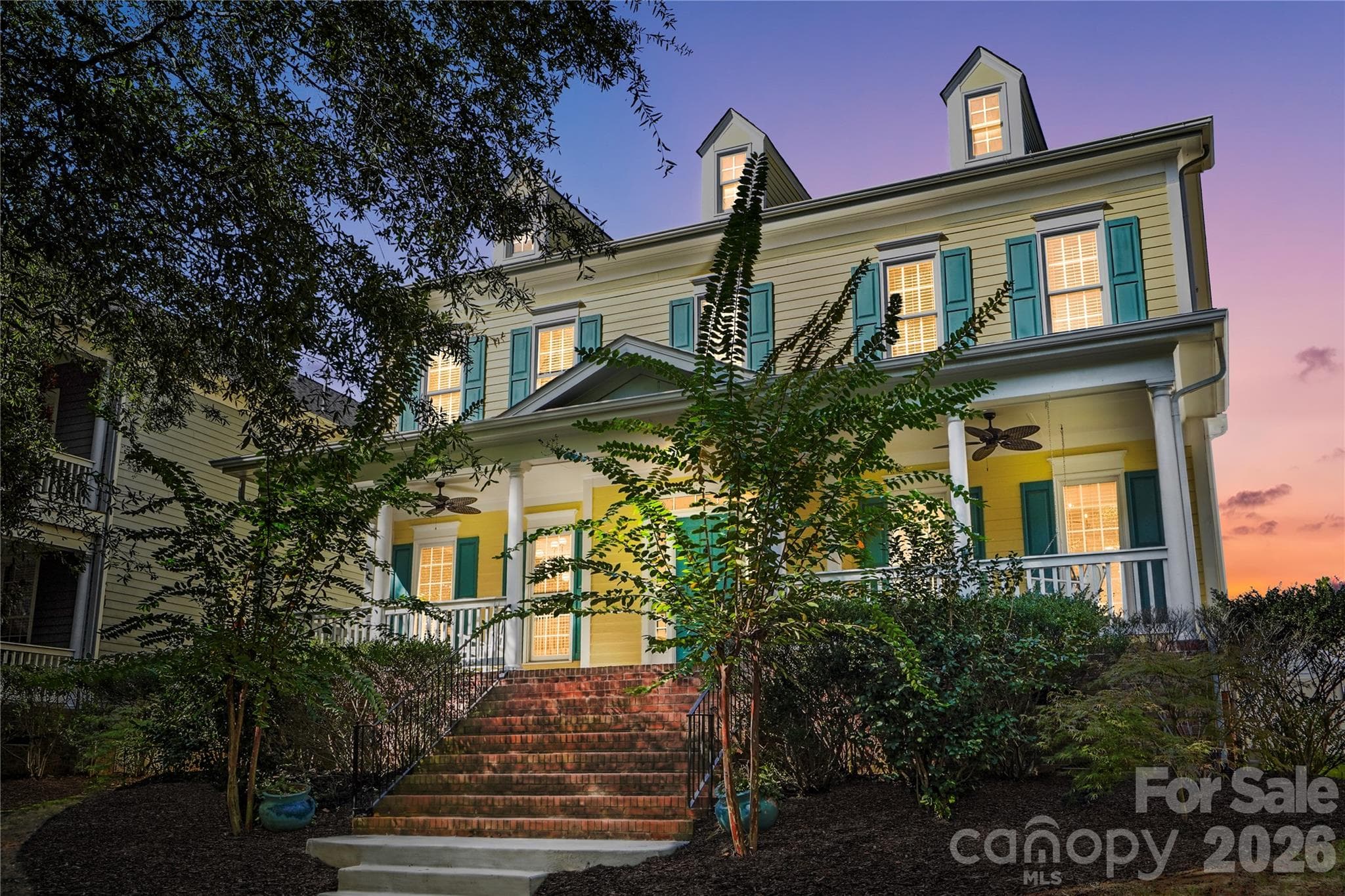 882 Promenade Way