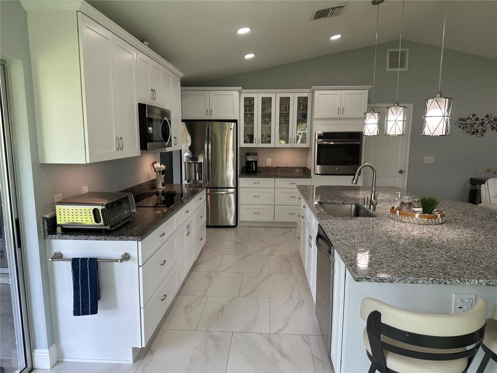 Single Family Residence at 9908 SAINT JOSEPH CT, NEW PORT RICHEY, photo 11 of 32