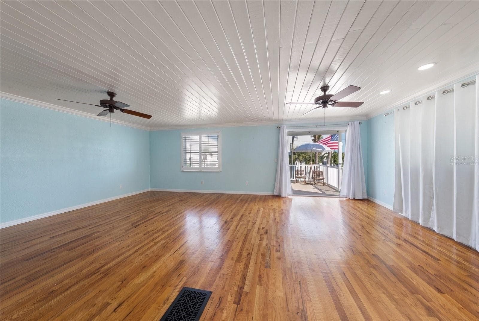 Virtually staged - 115 99TH AVE, TREASURE ISLAND