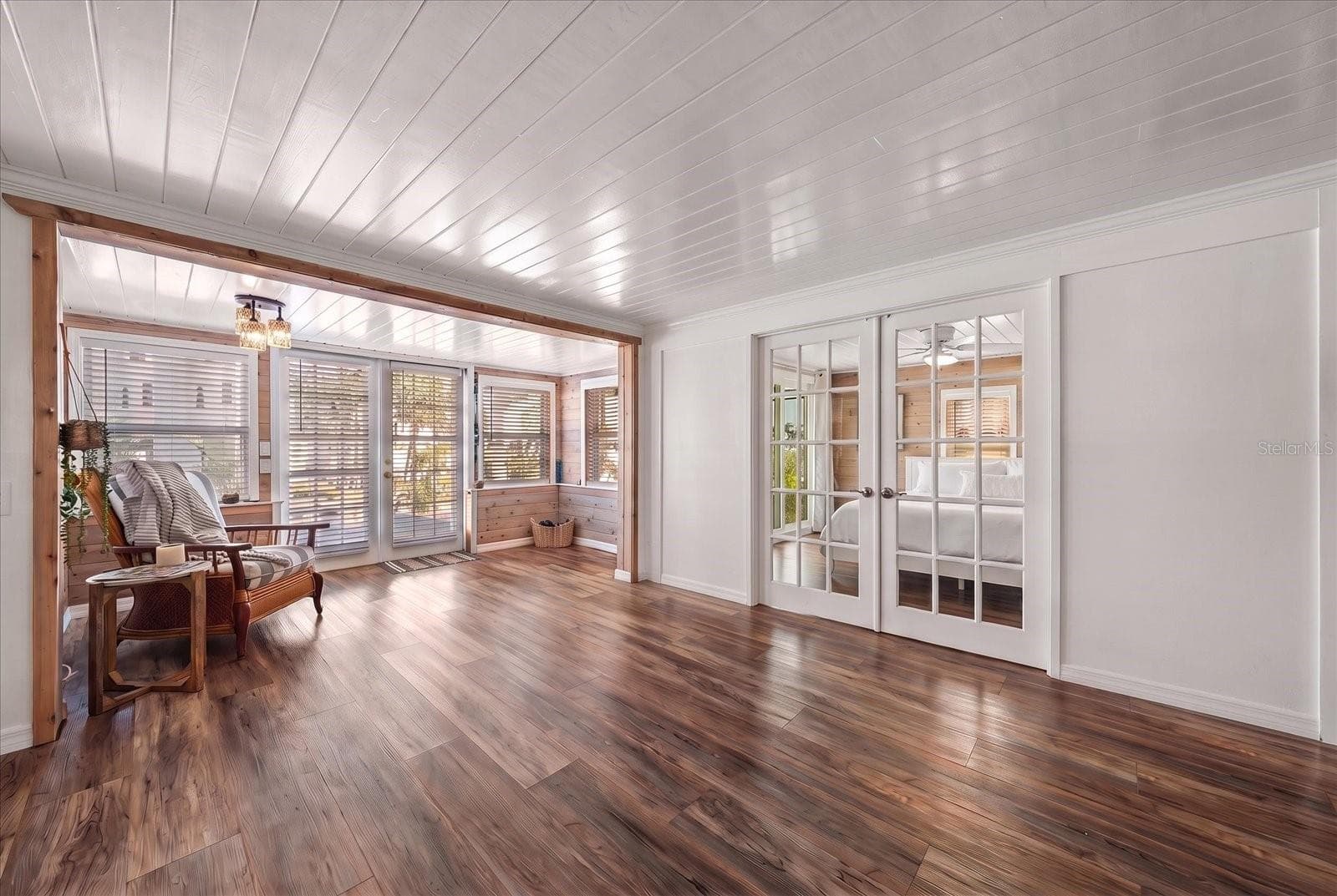 AI Image of Potential Living Room Conversion into 3rd Bedroom - 115 99TH AVE, TREASURE ISLAND