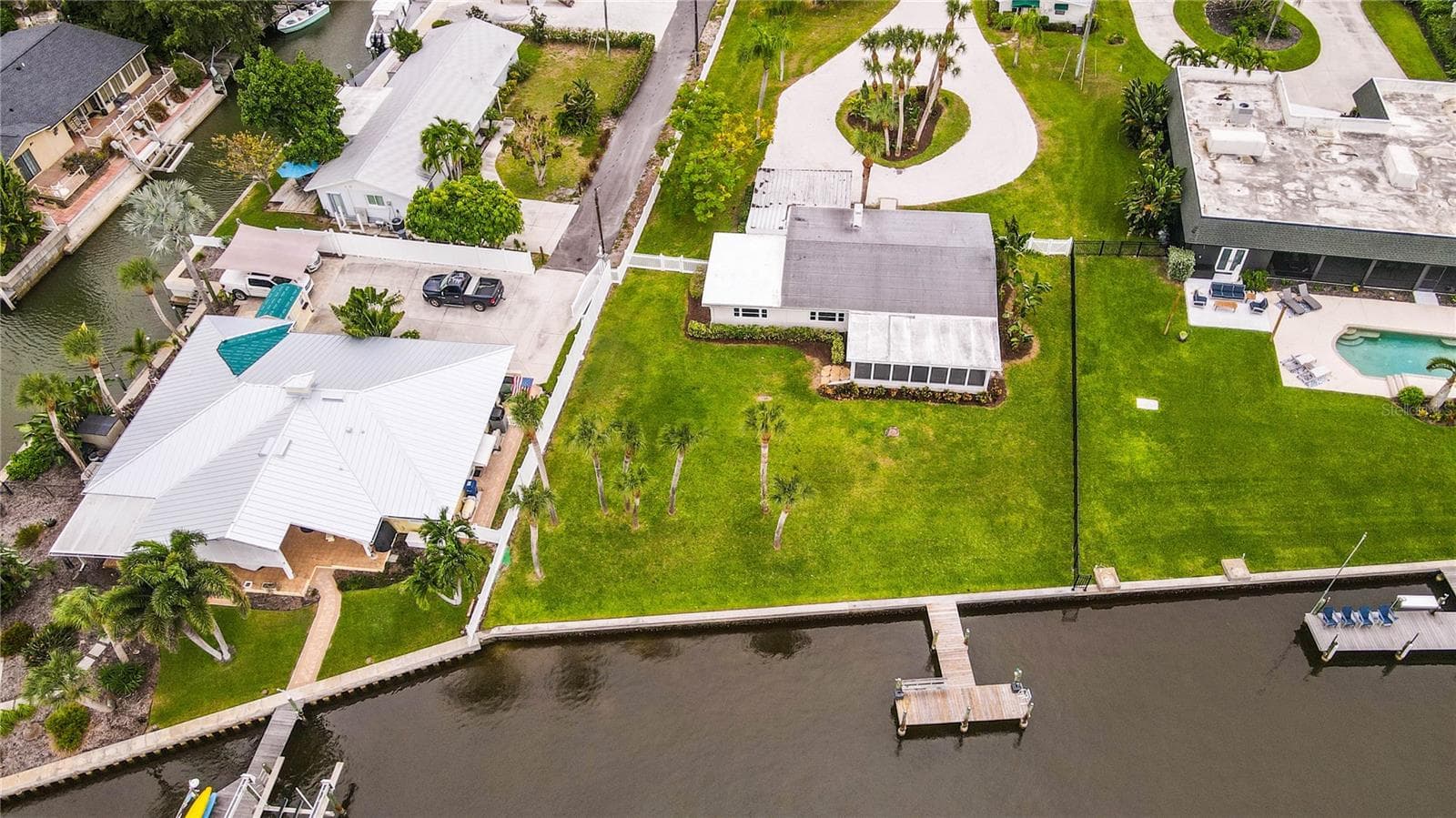 Single Family Residence at 321 BAYSHORE RD, NOKOMIS, photo 8 of 48