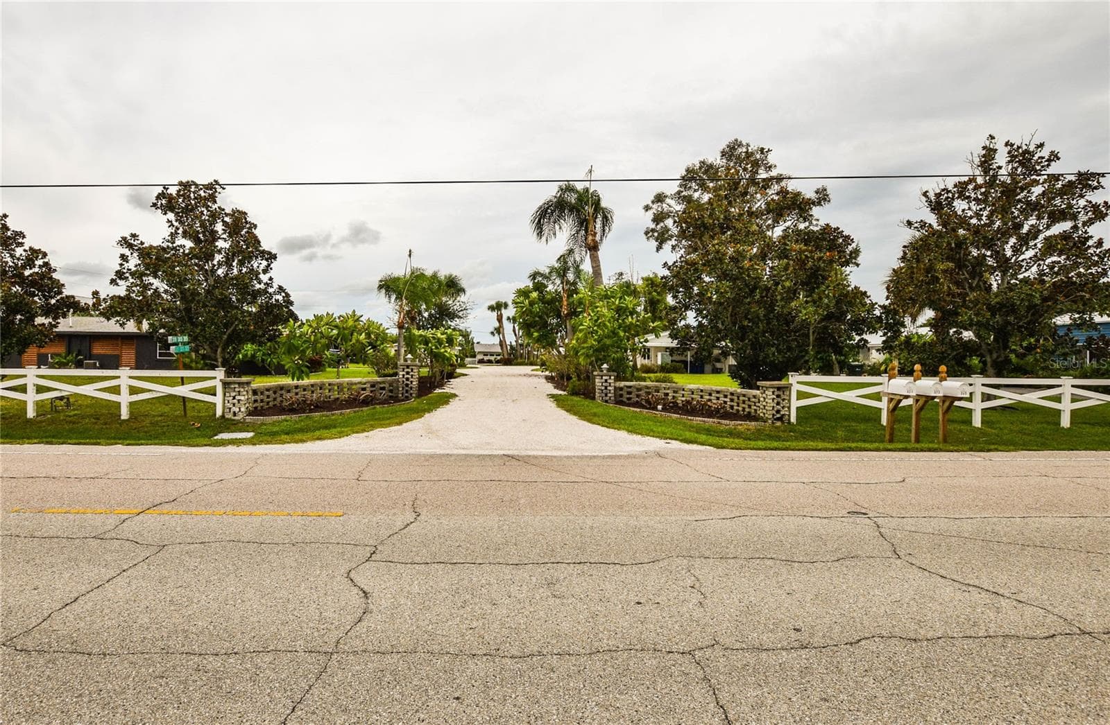 Single Family Residence at 321 BAYSHORE RD, NOKOMIS, photo 10 of 48