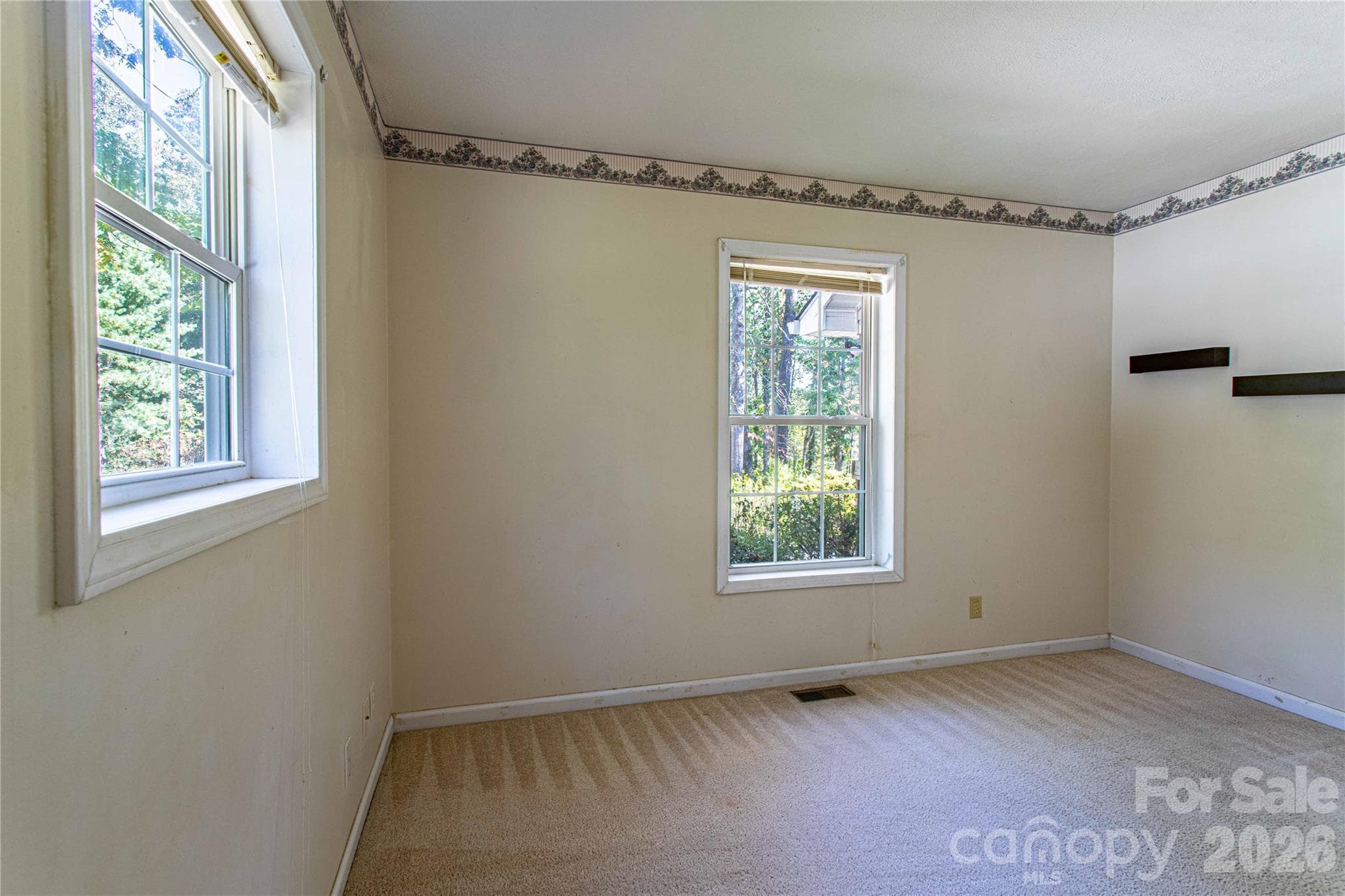 Single Family Residence at 3 Edna Oaks Road, Hendersonville, photo 22 of 43